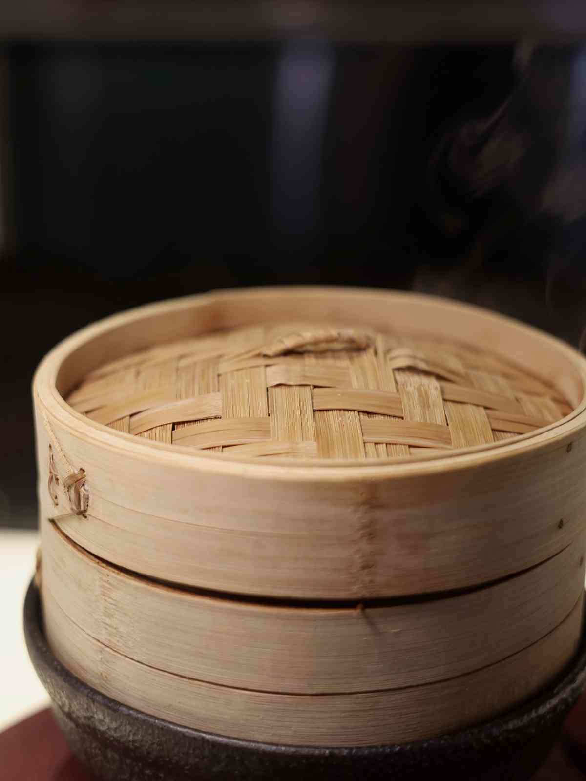 澳門米芝蓮一星無國界料理：紅魔蝦、黑金鮑、芝麻奶海膽松露麵，風味與美感的對話