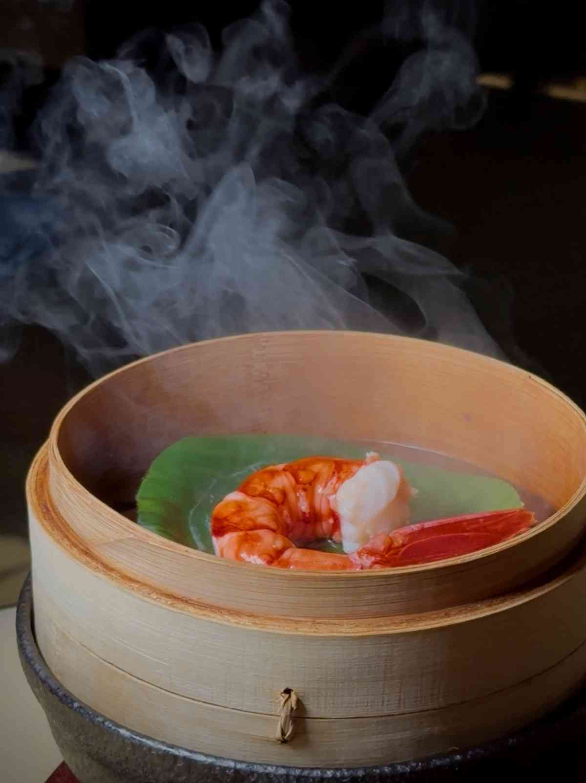 澳門米芝蓮一星無國界料理：紅魔蝦、黑金鮑、芝麻奶海膽松露麵，風味與美感的對話