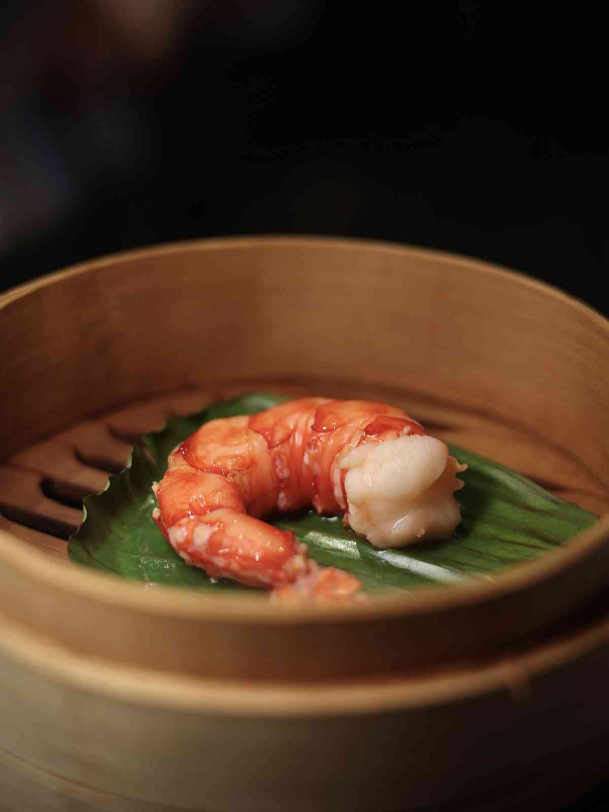 澳門米芝蓮一星無國界料理：紅魔蝦、黑金鮑、芝麻奶海膽松露麵，風味與美感的對話