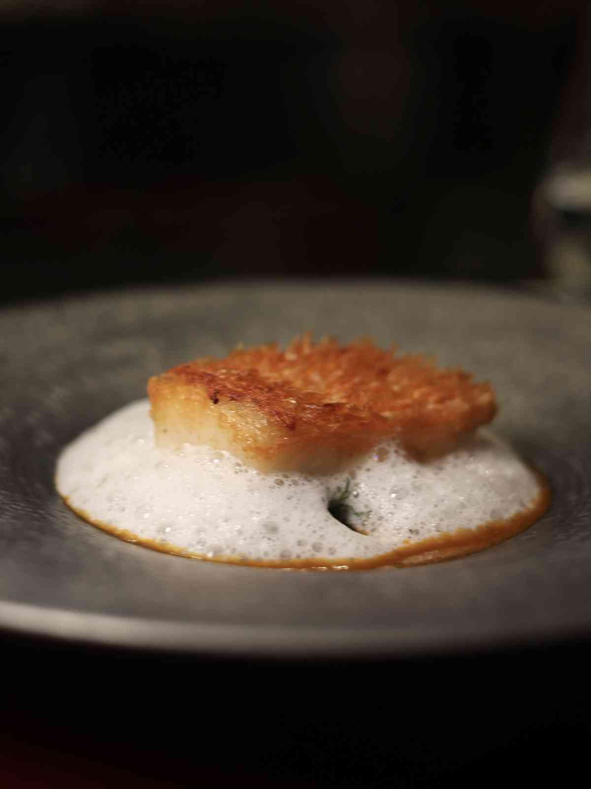 澳門米芝蓮一星無國界料理：紅魔蝦、黑金鮑、芝麻奶海膽松露麵，風味與美感的對話