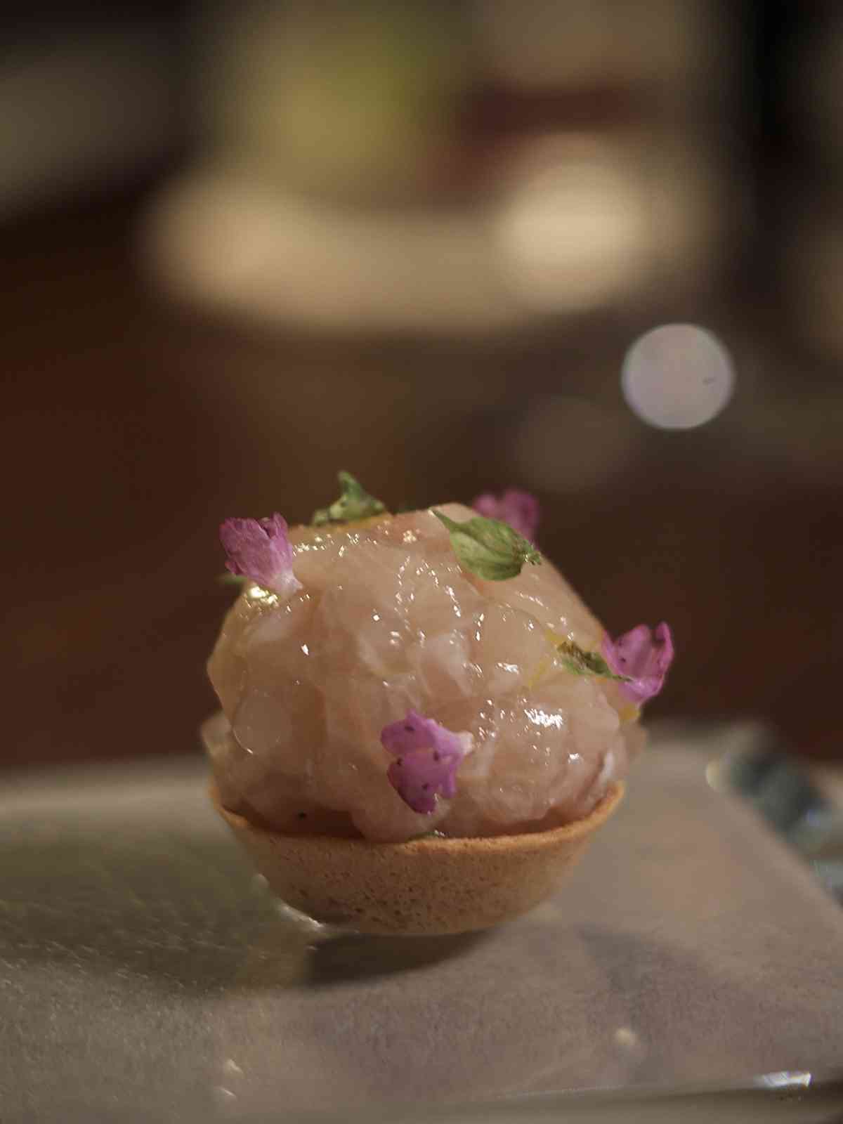 初心詮釋現代法式料理：乾式熟成烤鴨、法式家禽肝醬脆餅、日本蕪菁雞肝黑松露撻，巧妙結合法國與亞洲風味！