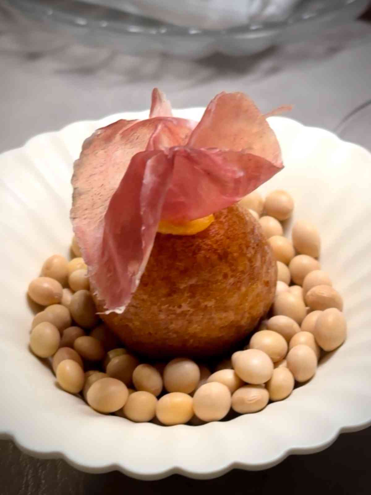 初心詮釋現代法式料理：乾式熟成烤鴨、法式家禽肝醬脆餅、日本蕪菁雞肝黑松露撻，巧妙結合法國與亞洲風味！