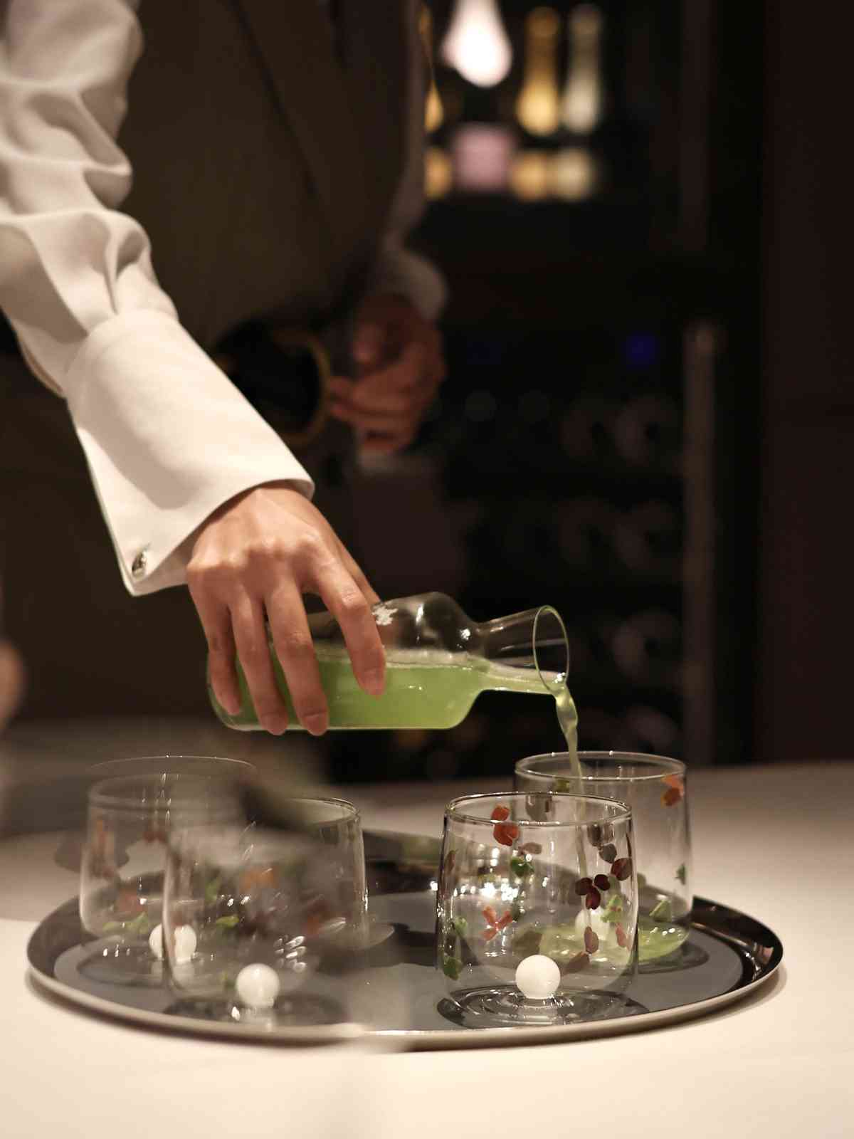 殿堂級名廚全新法餐登陸澳門：白蘆荀配海膽雪糕、魚子醬春季蕪菁、黑蒜醬炭烤12年花膠