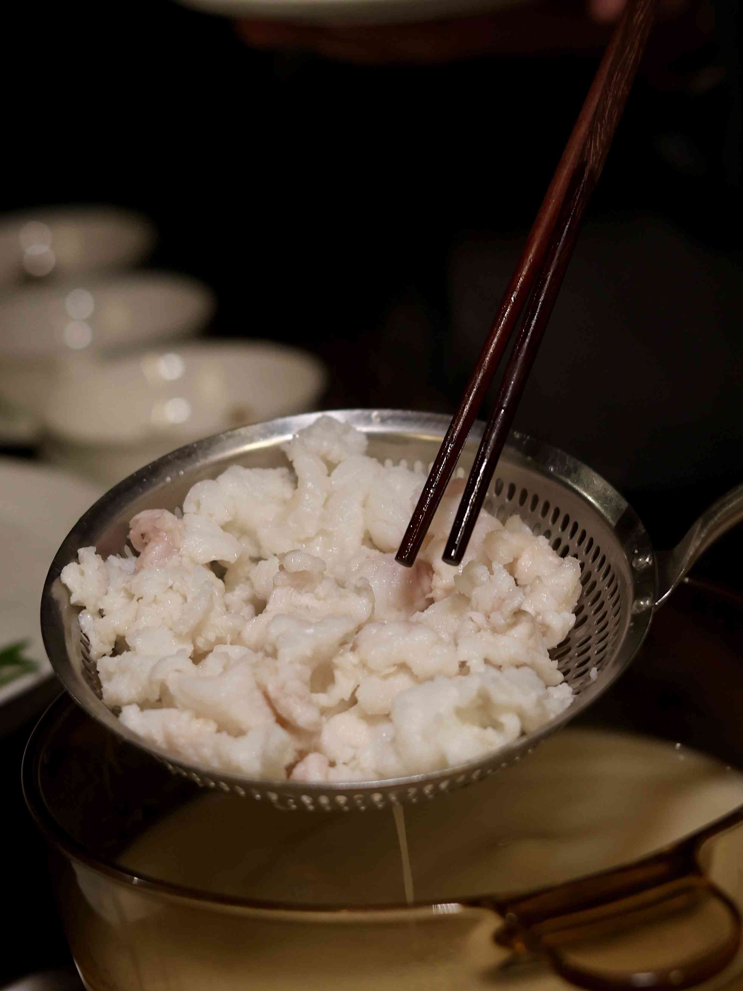 品嘗季節限定菜單「潮韻時錄之夏」：野生石頭魚黃皮湯、潮汕龍蝦粿肉、雞油菌薄殼米炊飯，深圳黑珍珠潮州菜餐廳！