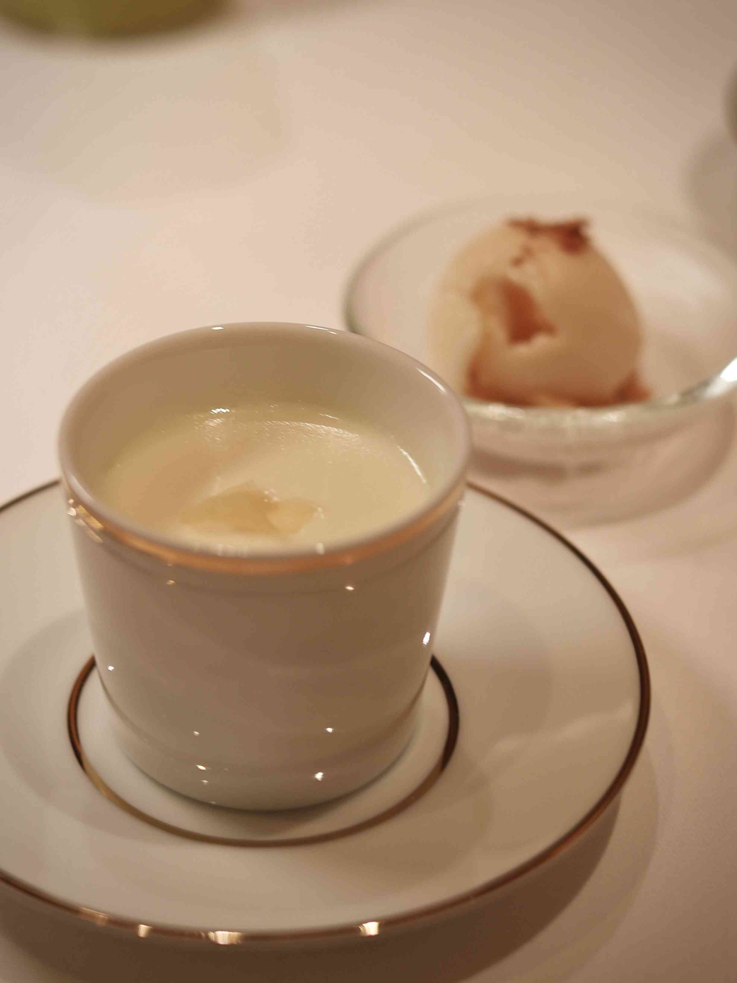 澳門、東京星廚四手聯彈頂級盛宴 : 賀茂茄子、時令膏油蟹燴冬瓜燕、清燜甲魚，二十四節氣與里山料理的極致交響！