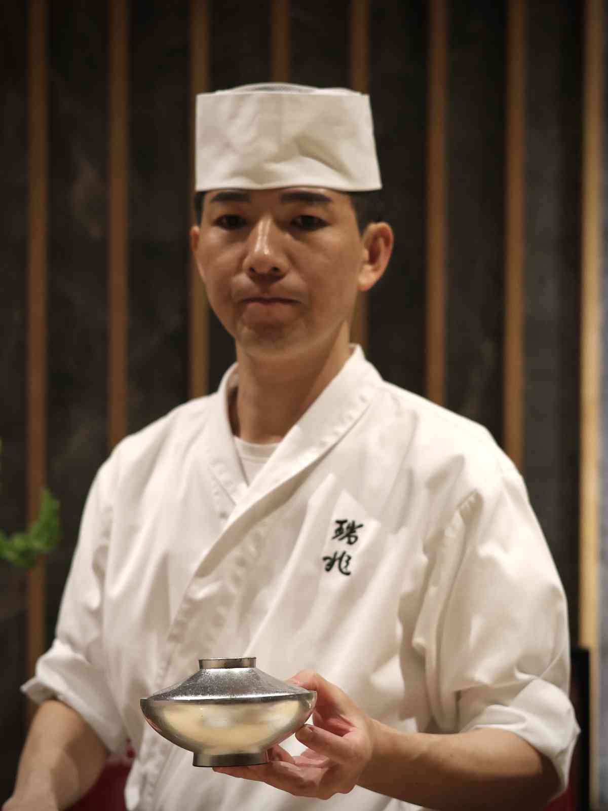 澳門米芝蓮一星餐廳品味割烹夜宴 : 鱧魚天婦羅、毛蟹豆乳火鍋、炸A5黑毛和牛里脊，旬味與清酒的奢華交織