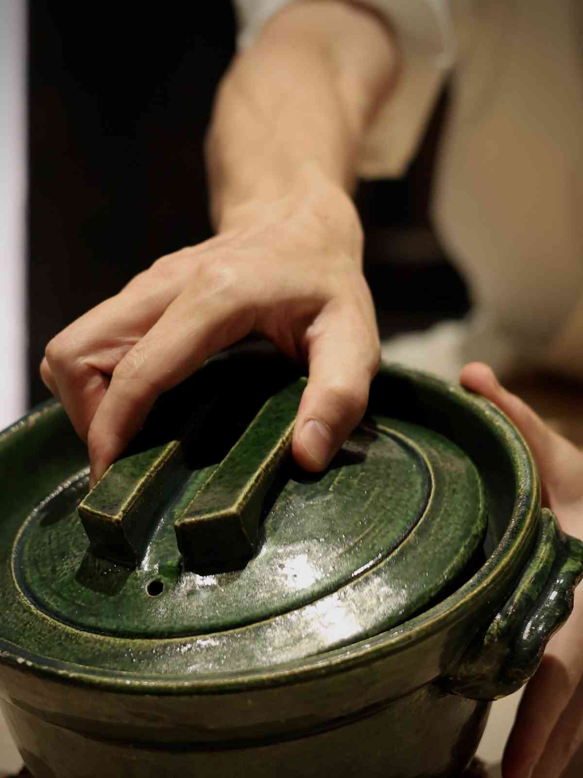 澳門米芝蓮一星餐廳品味割烹夜宴 : 鱧魚天婦羅、毛蟹豆乳火鍋、炸A5黑毛和牛里脊，旬味與清酒的奢華交織