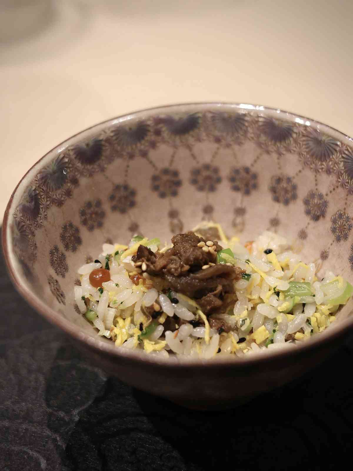 澳門米芝蓮一星餐廳品味割烹夜宴 : 鱧魚天婦羅、毛蟹豆乳火鍋、炸A5黑毛和牛里脊，旬味與清酒的奢華交織