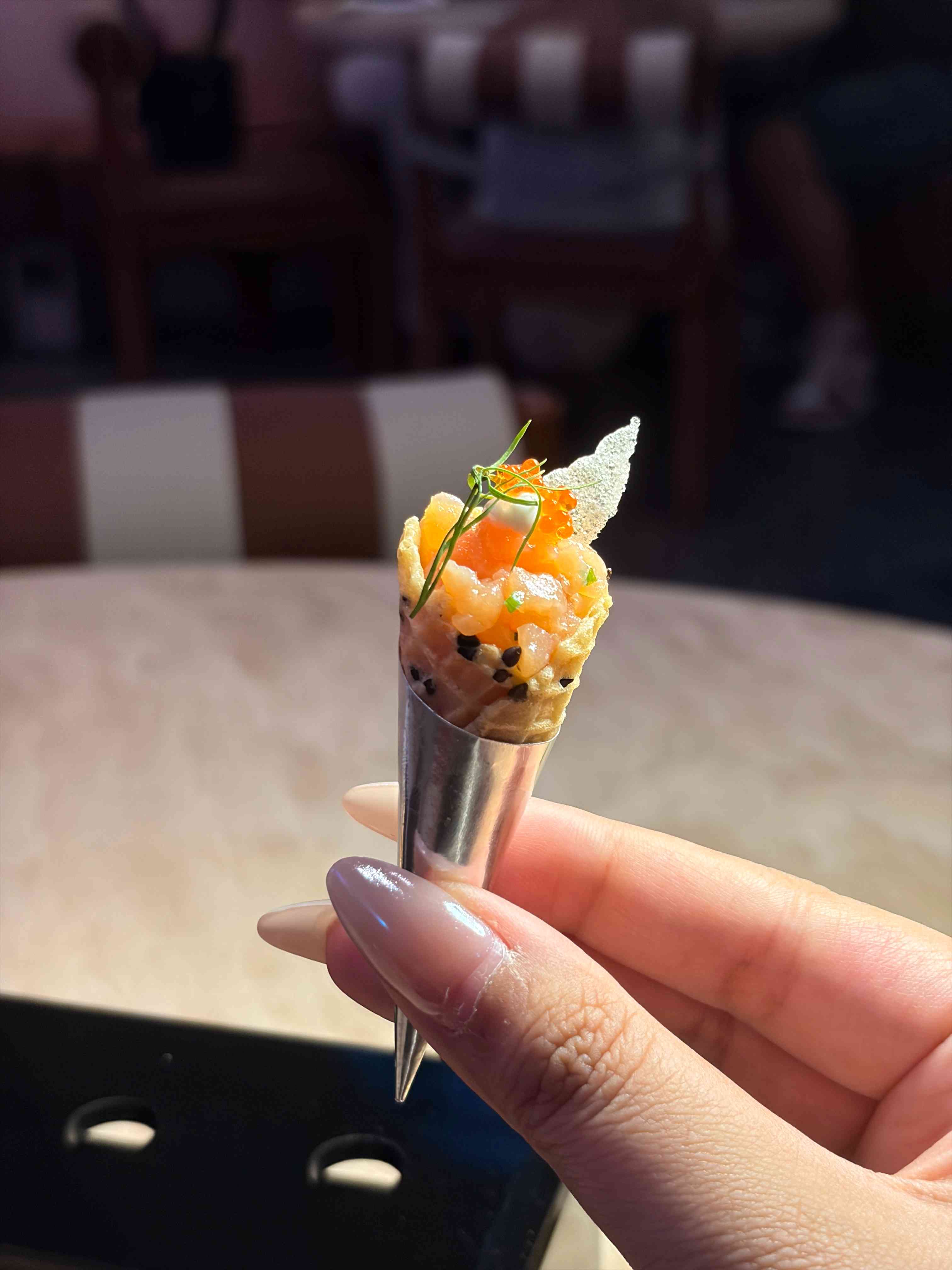攜手父親細味精緻美饌：煙三文魚迷你脆筒、烤美國牛柳、軟殼蟹香蒜辣椒扁意粉，石屎森林下靜享植物美學