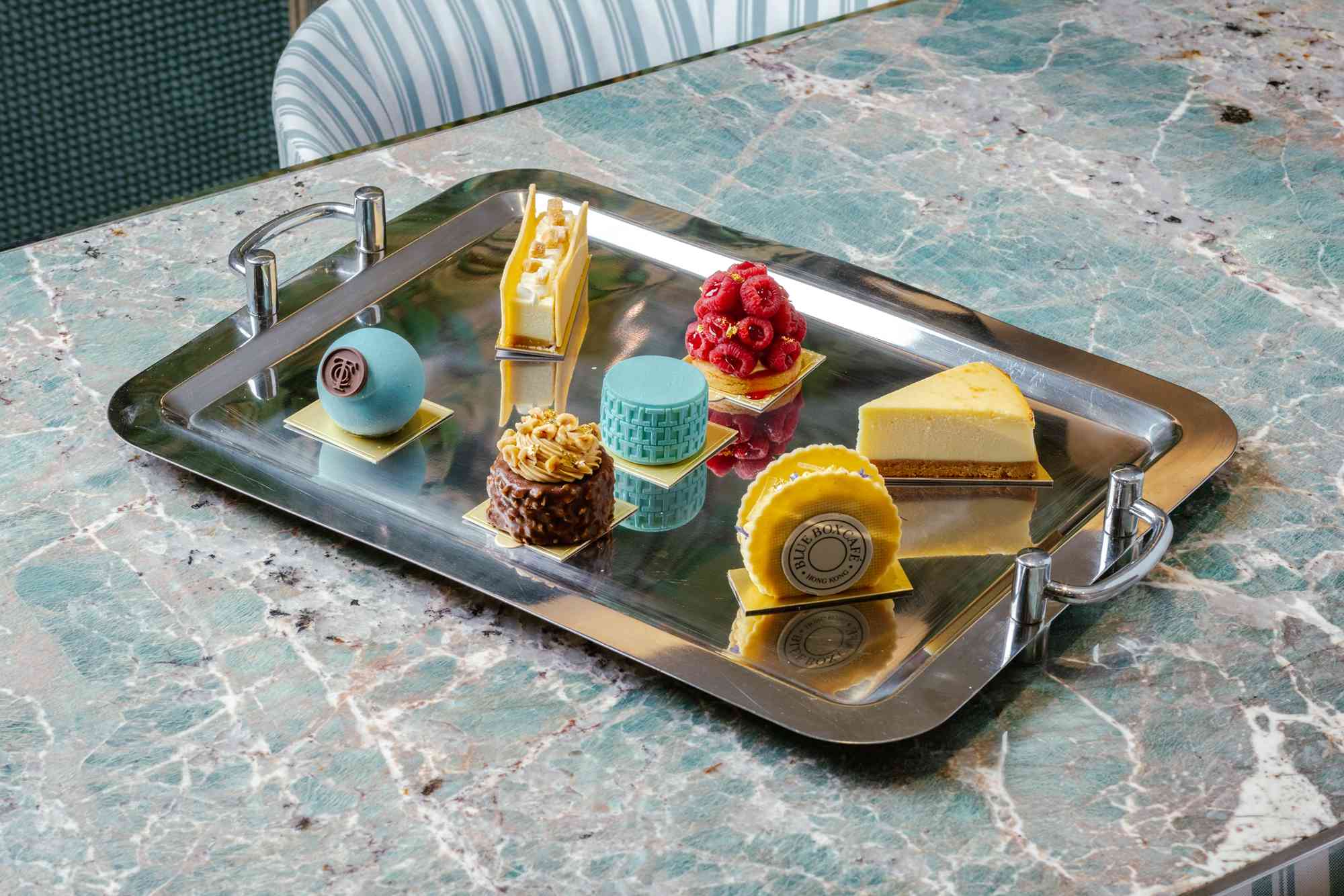 Blue Box Caf&eacute;全新週日早午餐：在清涼的 Tiffany Blue 中，以美食開啟週末序幕