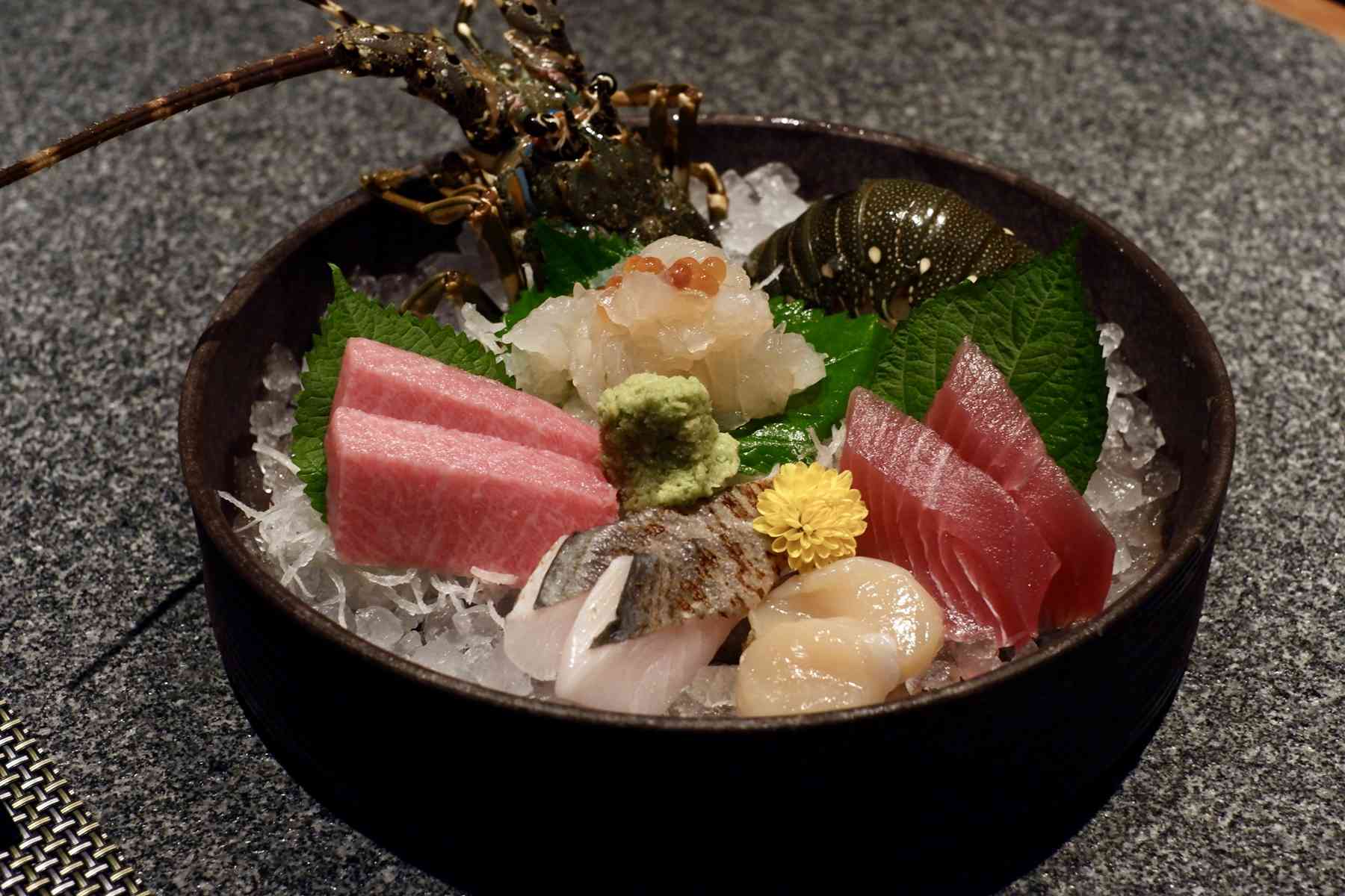 下班後的都市食堂！北海道風味龍蝦三食：清甜龍蝦刺身、暖心鍋雜炊，與朋友共享日常小確幸