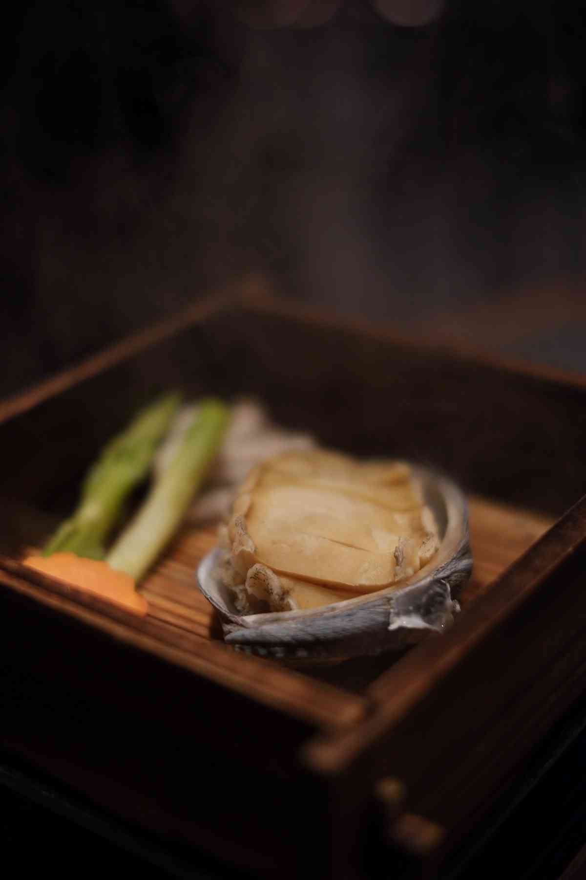 下班後的都市食堂！北海道風味龍蝦三食：清甜龍蝦刺身、暖心鍋雜炊，與朋友共享日常小確幸