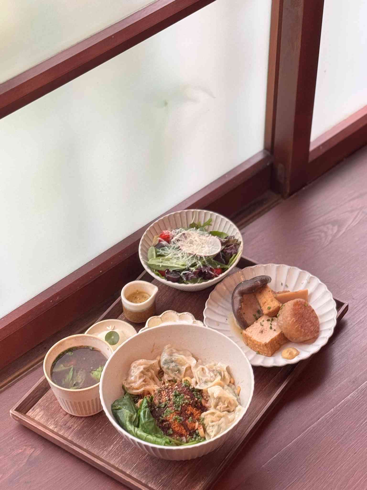 台北日系懷舊文青「小山林」打卡勝地！漫步日治時期町屋群、品味米芝蓮比必登推介素食