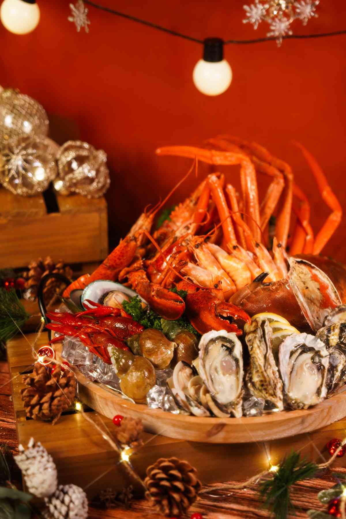 聖誕自助餐2025︱逸東酒店普慶餐廳早鳥八折＋送龍蝦美食＋聖誕市集遊戲區