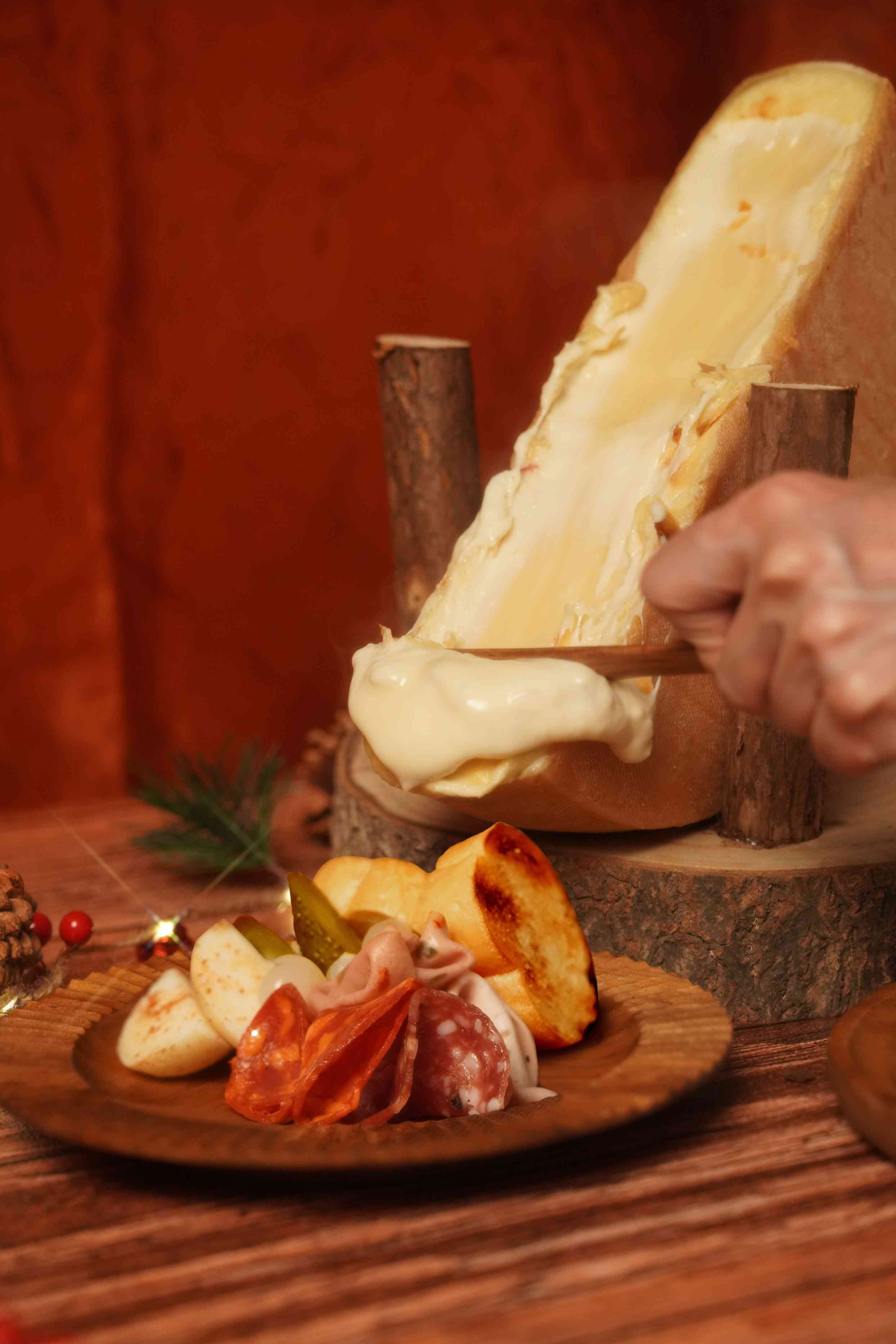 聖誕自助餐2025︱逸東酒店普慶餐廳早鳥八折＋送龍蝦美食＋聖誕市集遊戲區