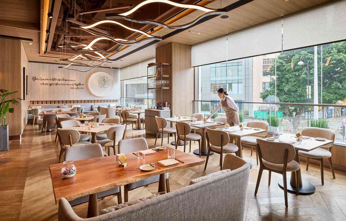 銅鑼灣低調法國菜：宮廷雞肉千層酥盒、頂級威靈頓牛柳，重現經典法式美味！