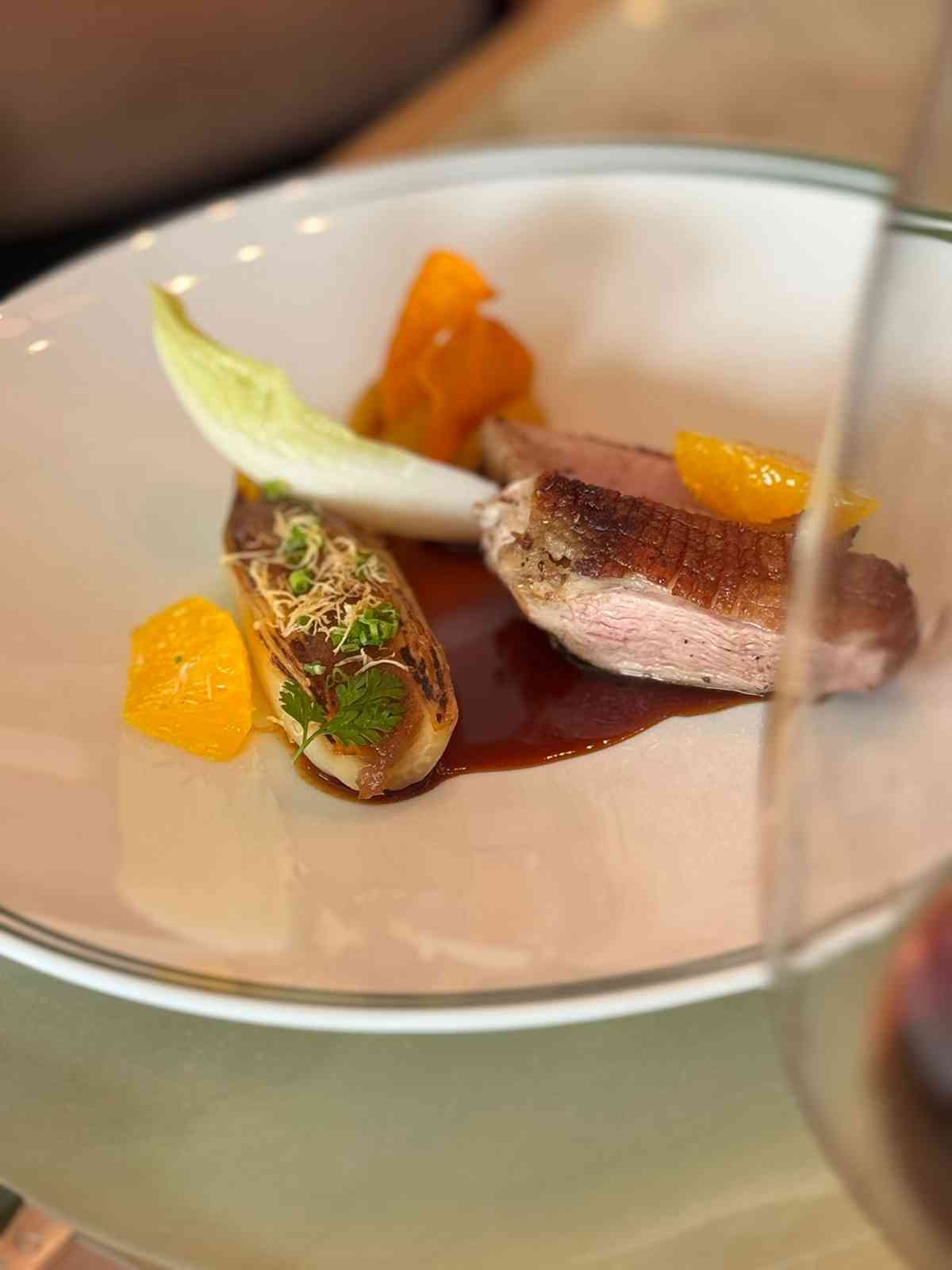 法國名廚進駐中環！結合香港中西合壁風格、必試點心系列里昂黑松露豬肉小籠包