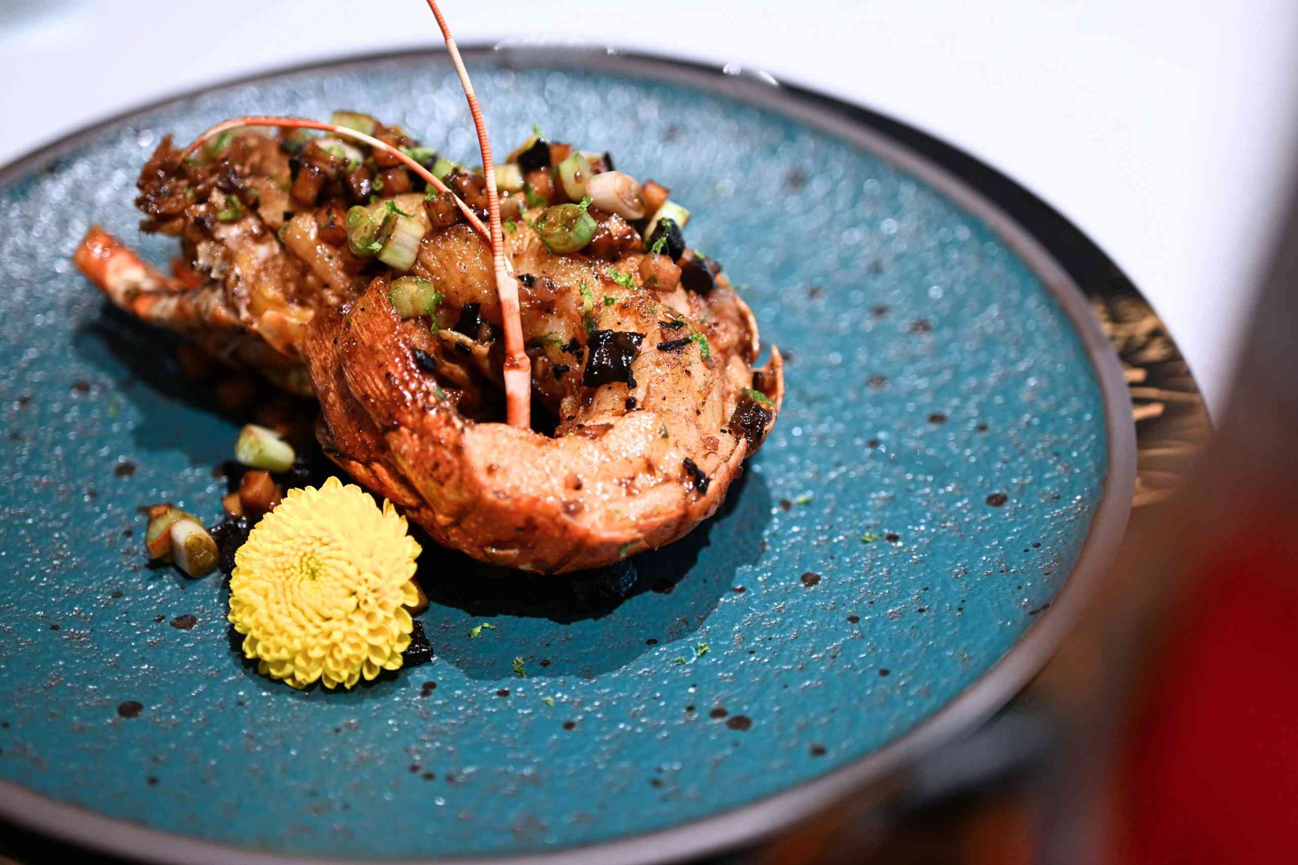 從陳年黃酒到干邑:自家梅酒鮑魚、黃酒焗蠔、汾酒神仙鴿,以酒入饌的味蕾盛宴! 從陳年黃酒到干邑:自家梅酒鮑魚、黃酒焗蠔、汾酒神仙鴿,以酒入饌的味蕾盛宴!