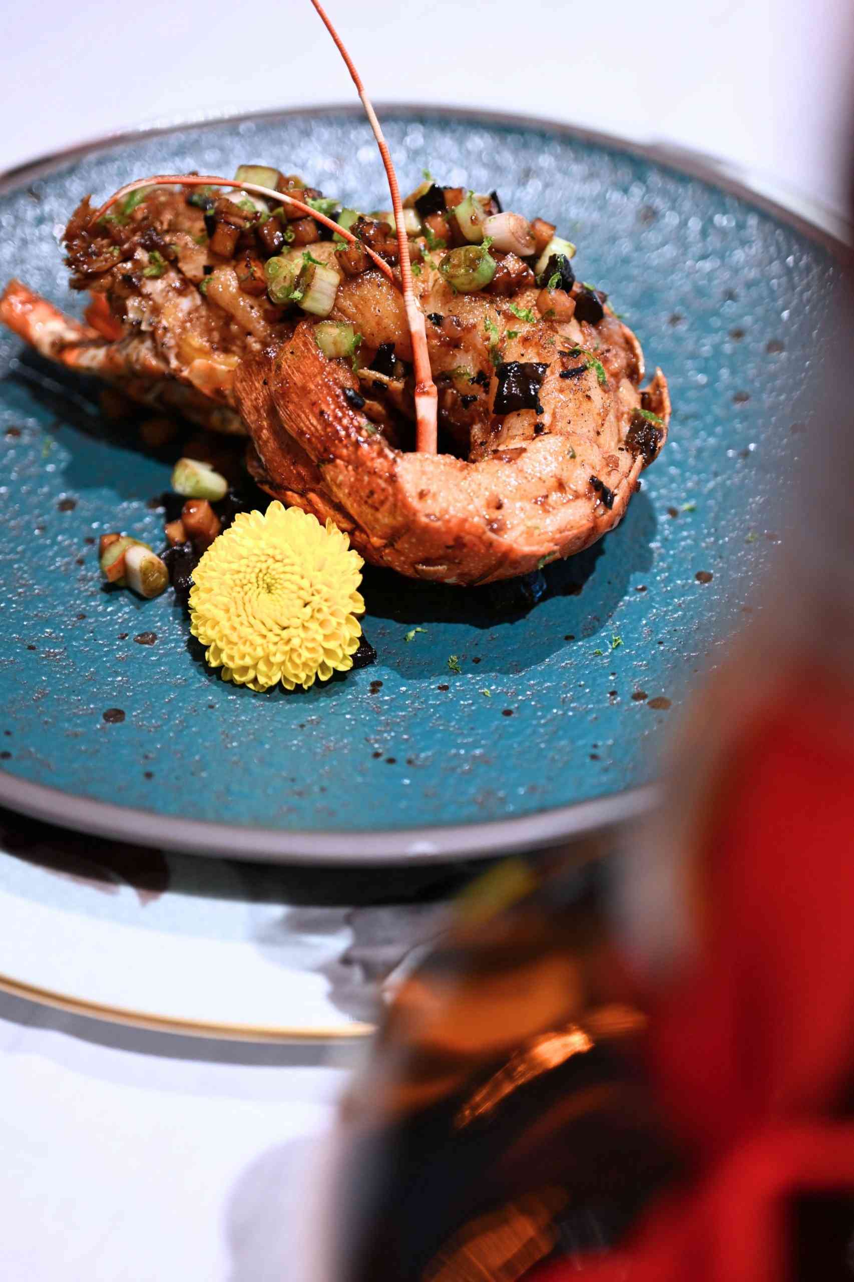 從陳年黃酒到干邑:自家梅酒鮑魚、黃酒焗蠔、汾酒神仙鴿,以酒入饌的味蕾盛宴! 從陳年黃酒到干邑:自家梅酒鮑魚、黃酒焗蠔、汾酒神仙鴿,以酒入饌的味蕾盛宴!