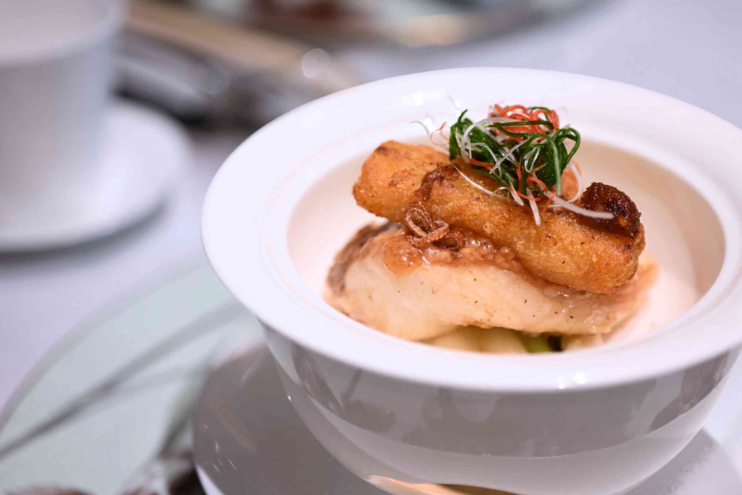 從陳年黃酒到干邑:自家梅酒鮑魚、黃酒焗蠔、汾酒神仙鴿,以酒入饌的味蕾盛宴! 從陳年黃酒到干邑:自家梅酒鮑魚、黃酒焗蠔、汾酒神仙鴿,以酒入饌的味蕾盛宴!