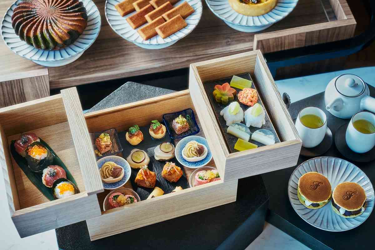 漫遊東京費爾蒙酒店的奢華：精緻日式下午茶、米芝蓮級壽司店、隱蔽黑膠音樂主題酒吧，視覺與味覺的雙重享受！
