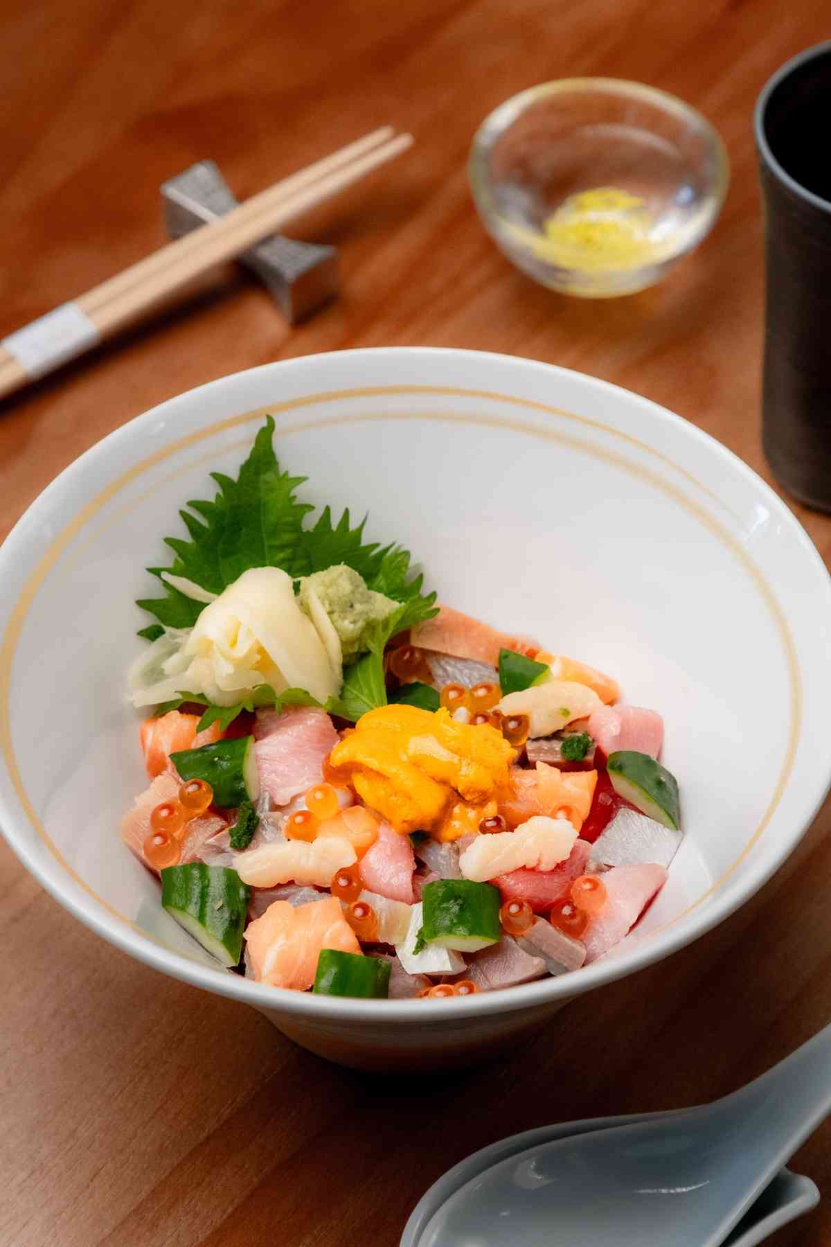 中環人氣精緻刺身丼飯店！首創「江戶前料理手法」x「煙燻熟成」魚料、告別傳統Omakase套餐