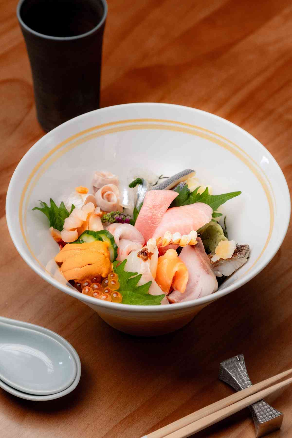 中環人氣精緻刺身丼飯店！首創「江戶前料理手法」x「煙燻熟成」魚料、告別傳統Omakase套餐