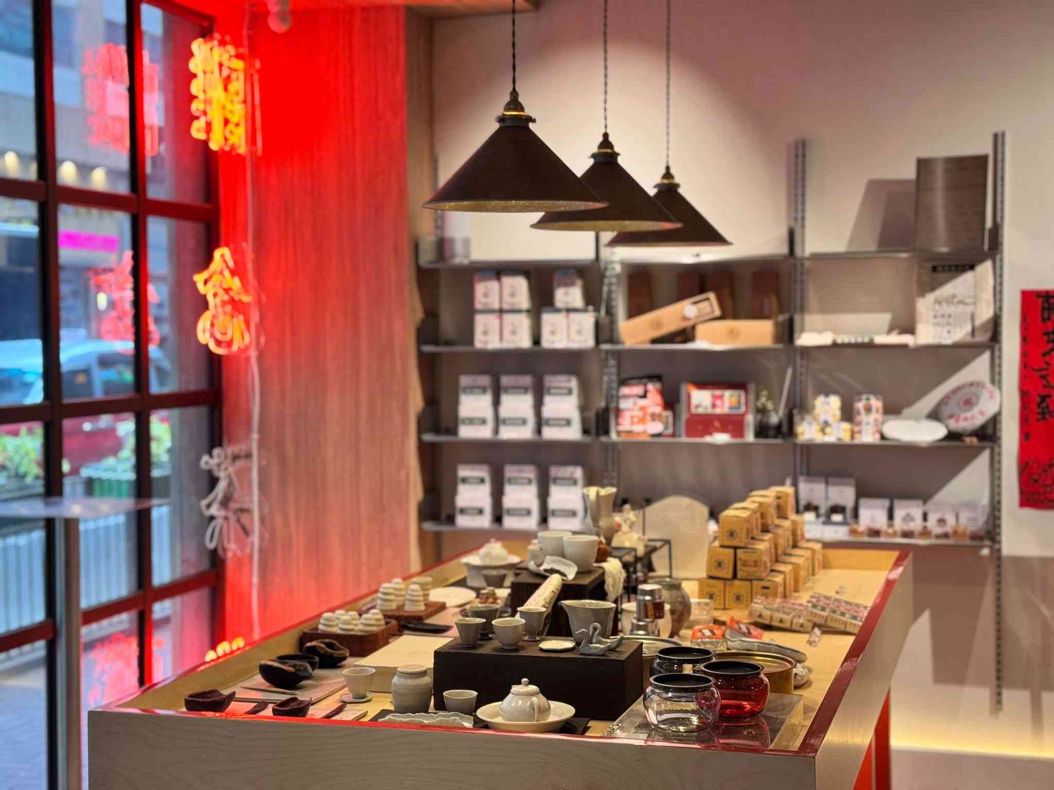 上環全新三層高精品茶概念店：必飲浮‧鴛鴦！以茶入饌必食頭春六堡蔘香雞、正山小種牛小排