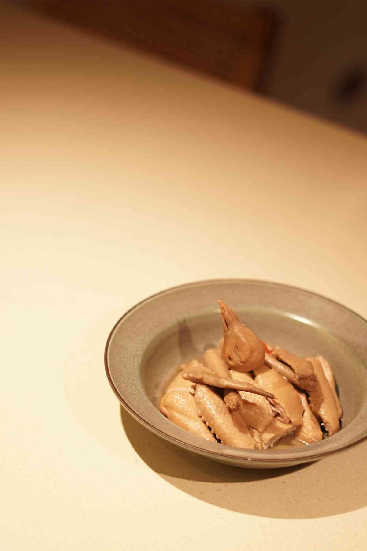 上環全新三層高精品茶概念店：必飲浮‧鴛鴦！以茶入饌必食頭春六堡蔘香雞、正山小種牛小排