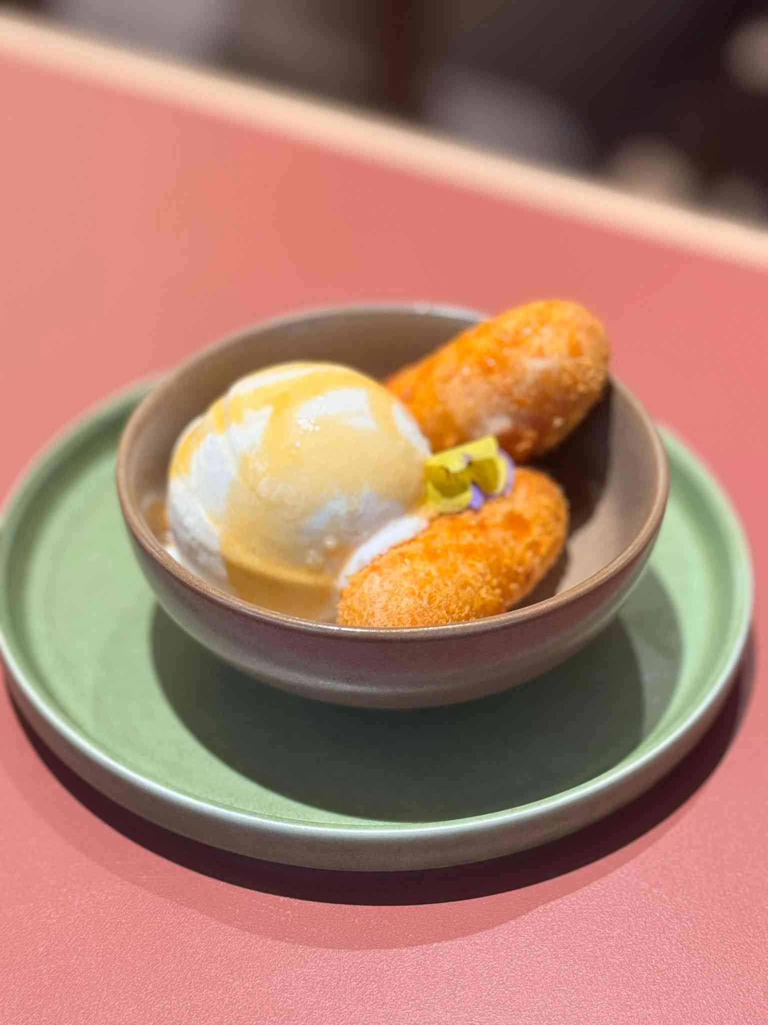 上環全新三層高精品茶概念店：必飲浮‧鴛鴦！以茶入饌必食頭春六堡蔘香雞、正山小種牛小排