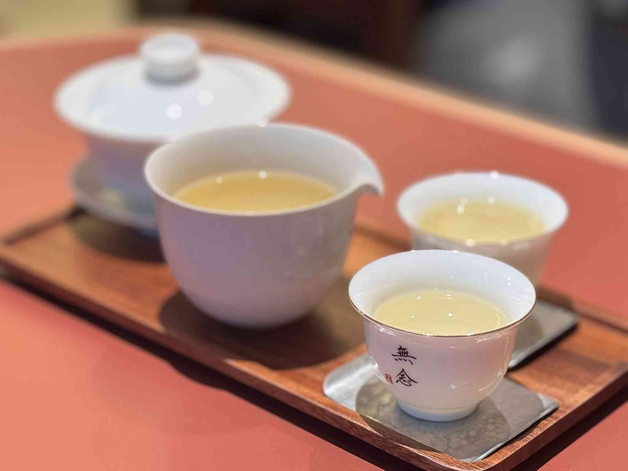 上環全新三層高精品茶概念店：必飲浮‧鴛鴦！以茶入饌必食頭春六堡蔘香雞、正山小種牛小排