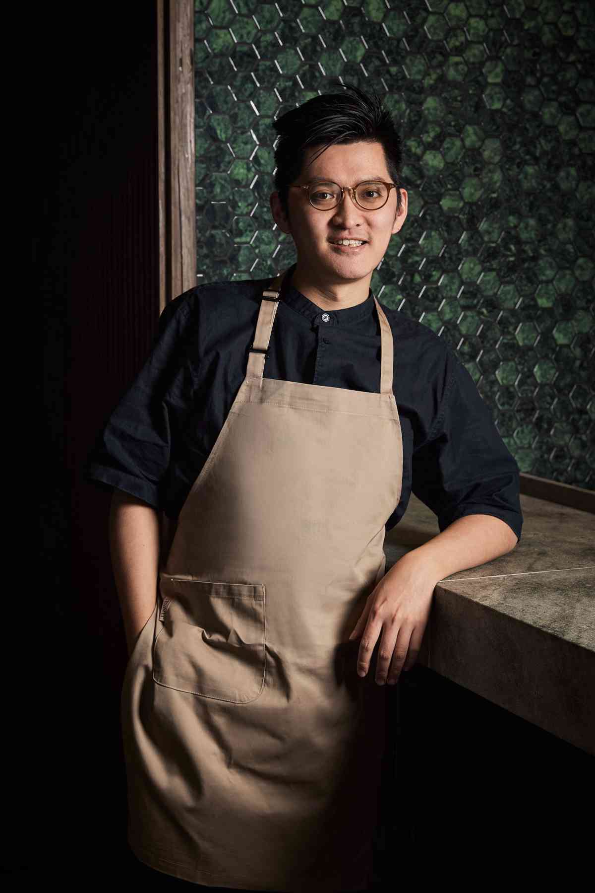 尖沙咀現代中式風味料理：紅鮋酸菜、熟成鴨、花蟹擔擔，以粵菜與世界進行溫暖對話