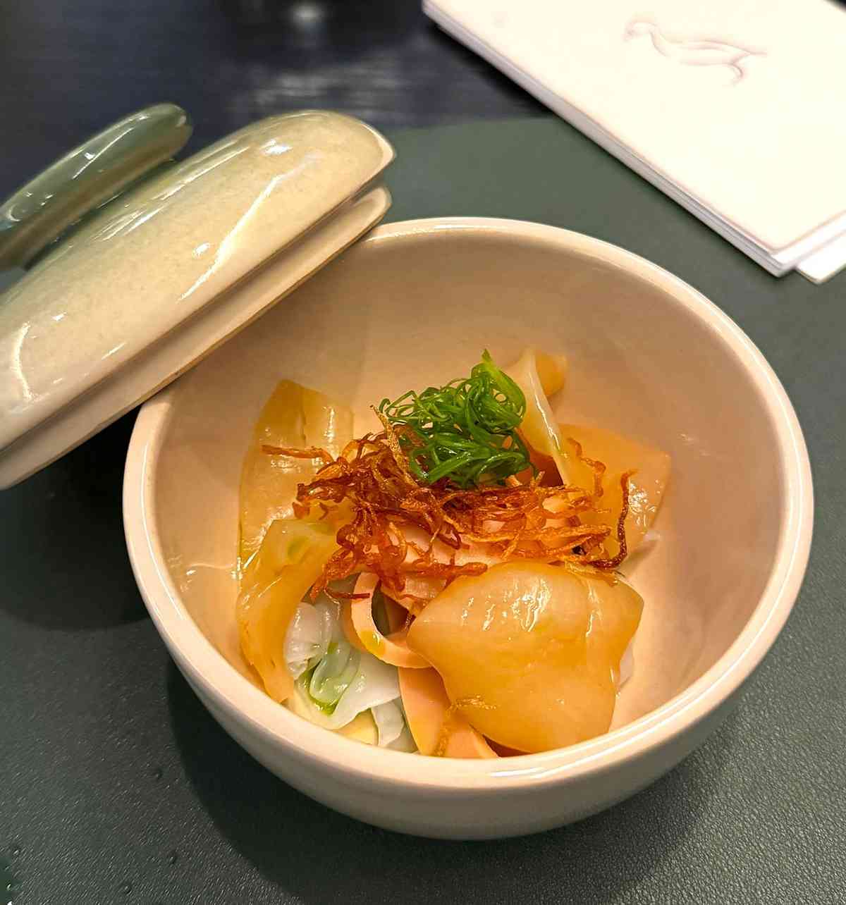 中環全新越南菜餐廳融合中式烹調！金華火腿花膠雞肉粉、一鴨三吃、稻草煙燻滷水乳鴿，充滿華僑記憶靈魂