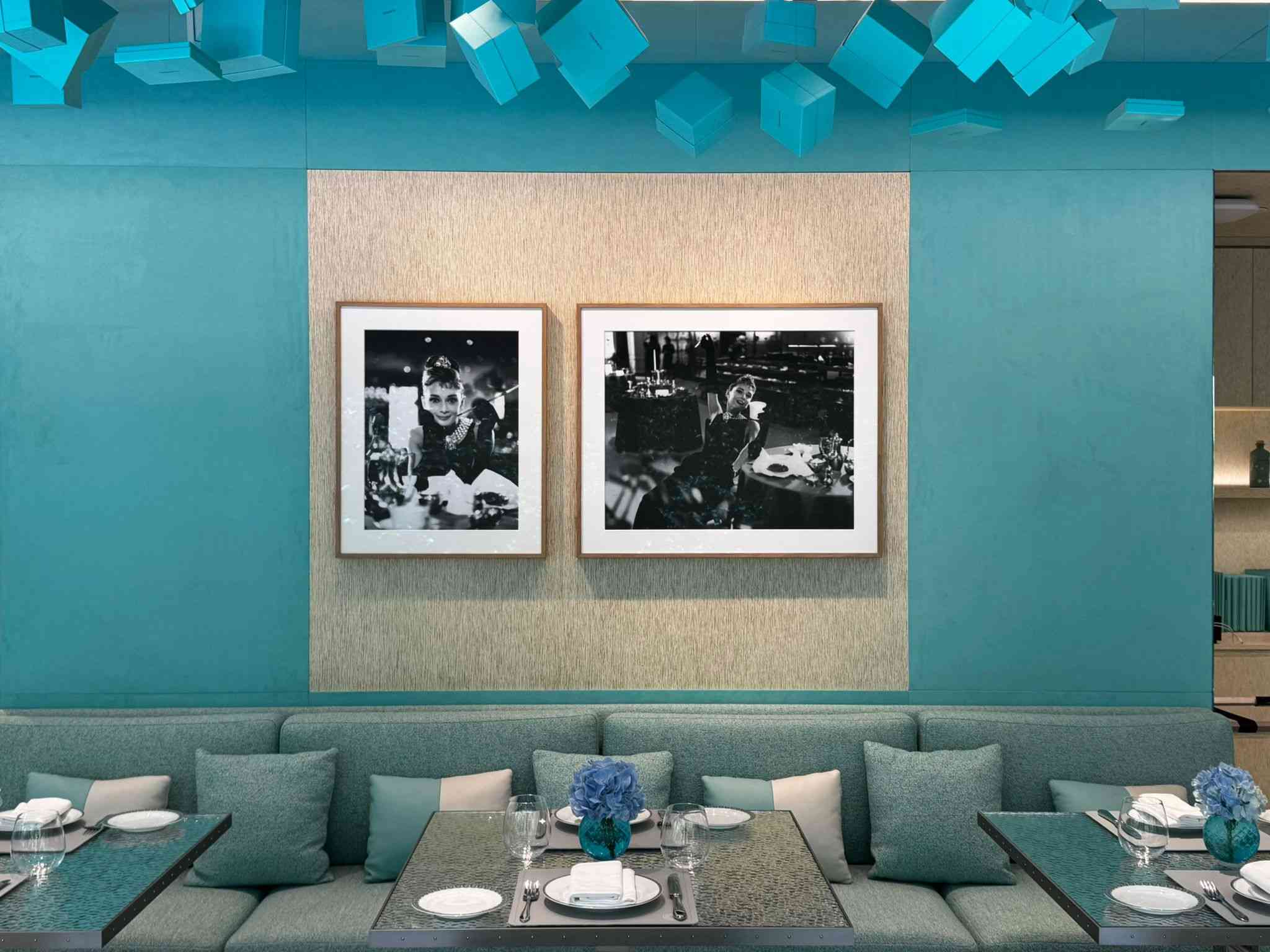 Tiffany Blue Box Caf&eacute;全新開幕！聯乘米芝蓮星級料理：招牌藍色蛋糕、頂級阿根廷牛柳，精緻全日餐單推介