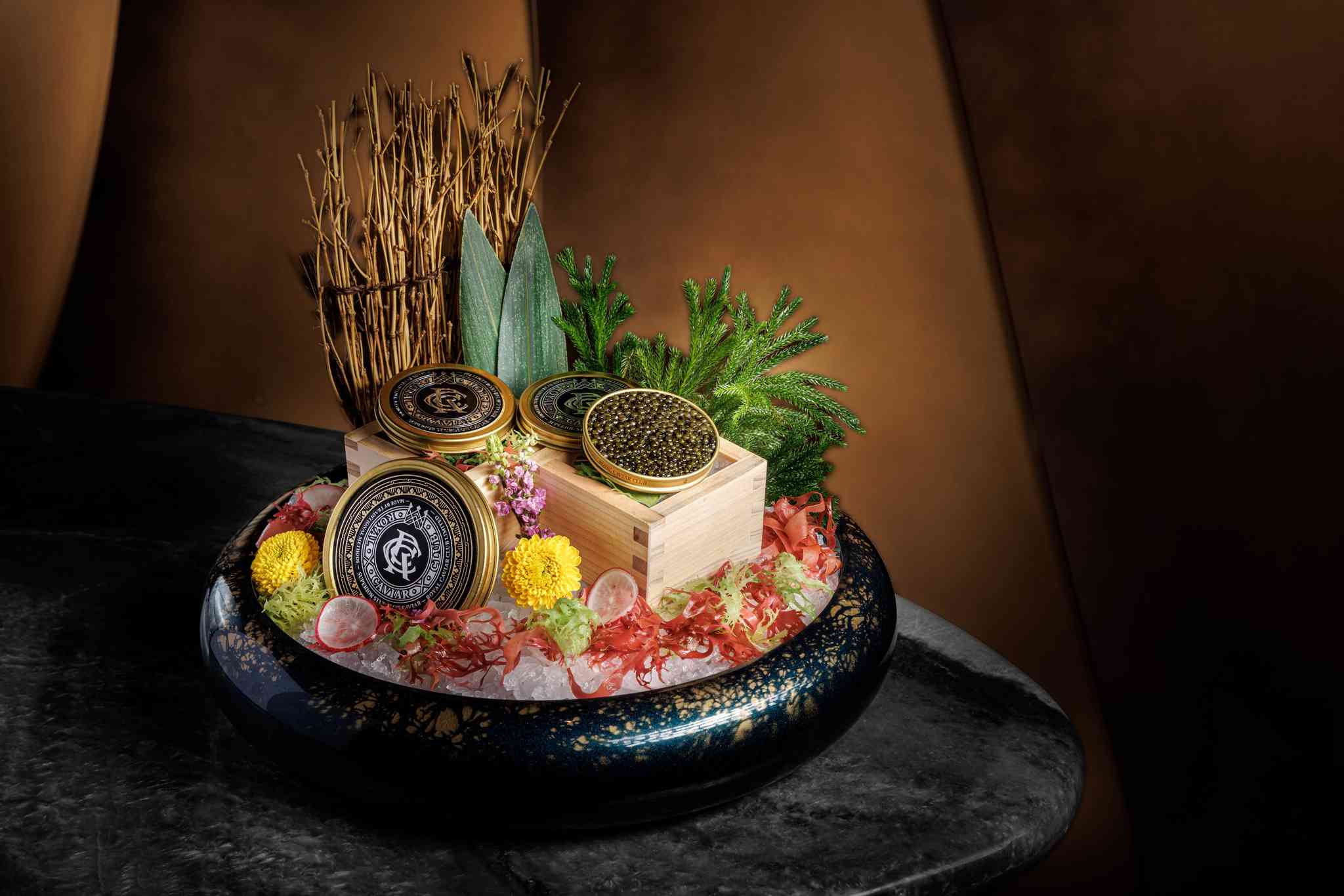 中環Akira Back夢幻玻璃幕牆內的早午餐：AB Tuna Mini Taco、AB Wagyu Tartare，韓日融合藝術饗宴