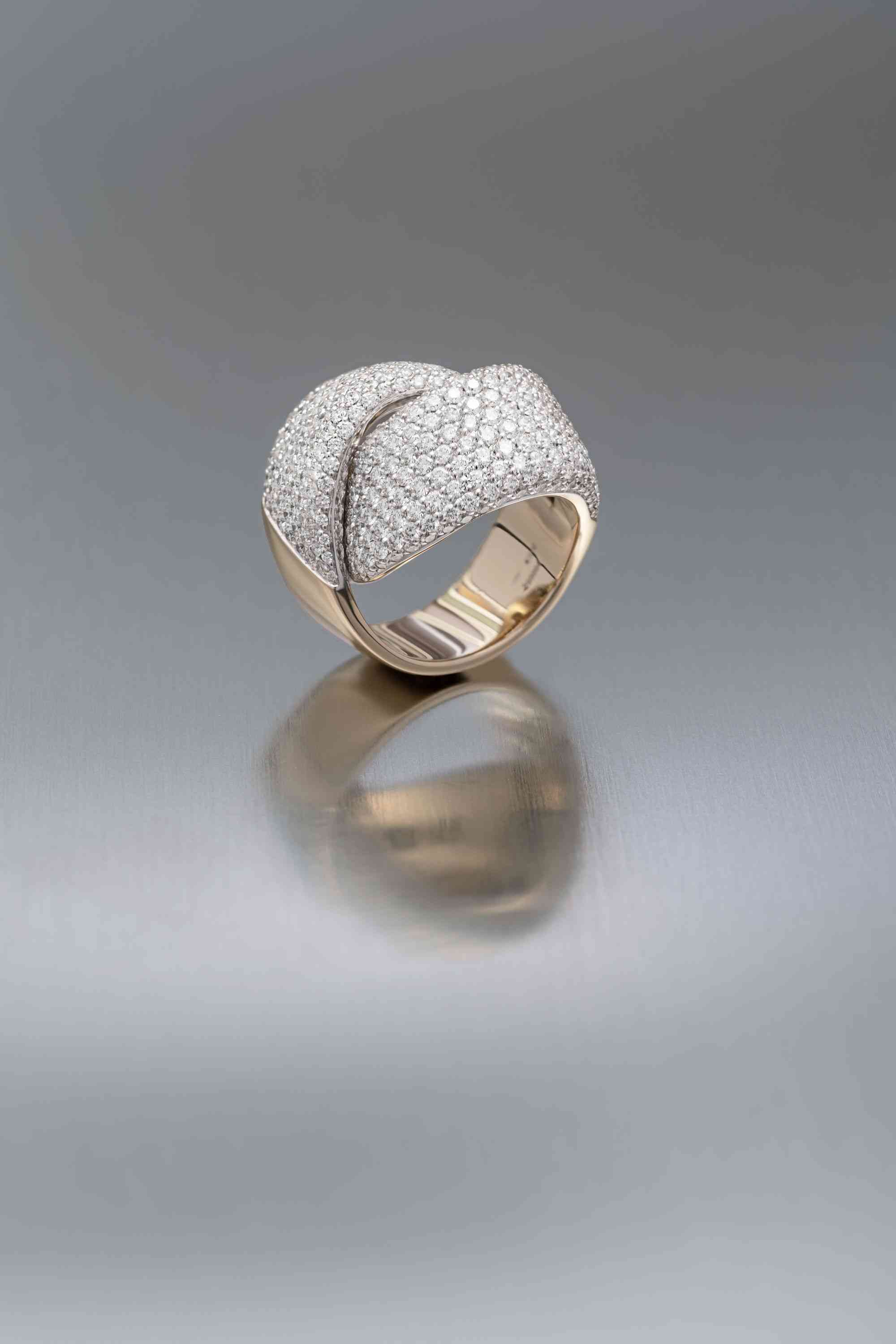 當黃金鑽石遇上非傳統材質：「雕塑系」高級珠寶VHERNIER亞洲首店抵港，帶來極簡奢華的意式美學！