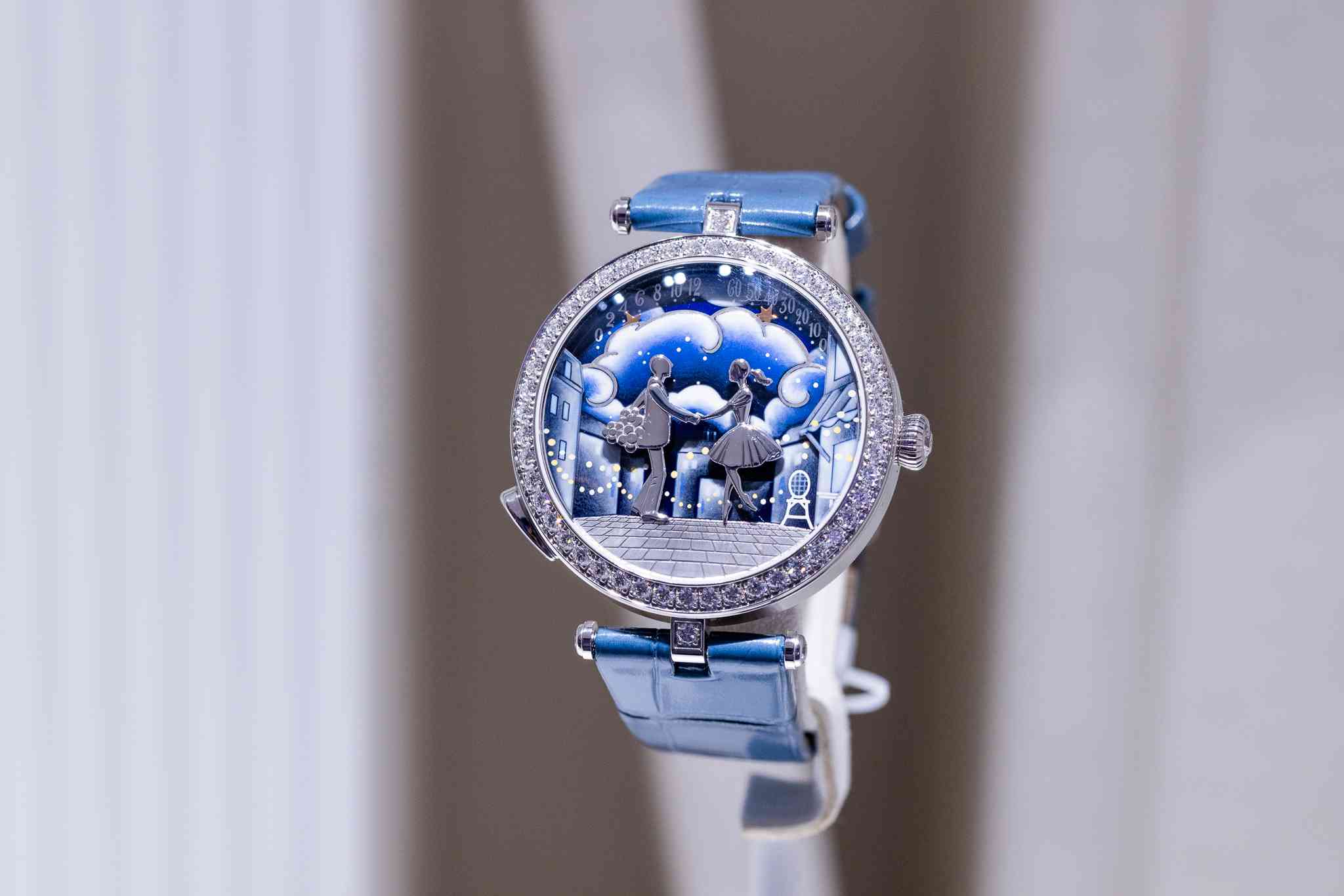 Van Cleef & Arpels珠寶鐘錶展：在花開花落中感受時間，在永恆裡讀懂詩意