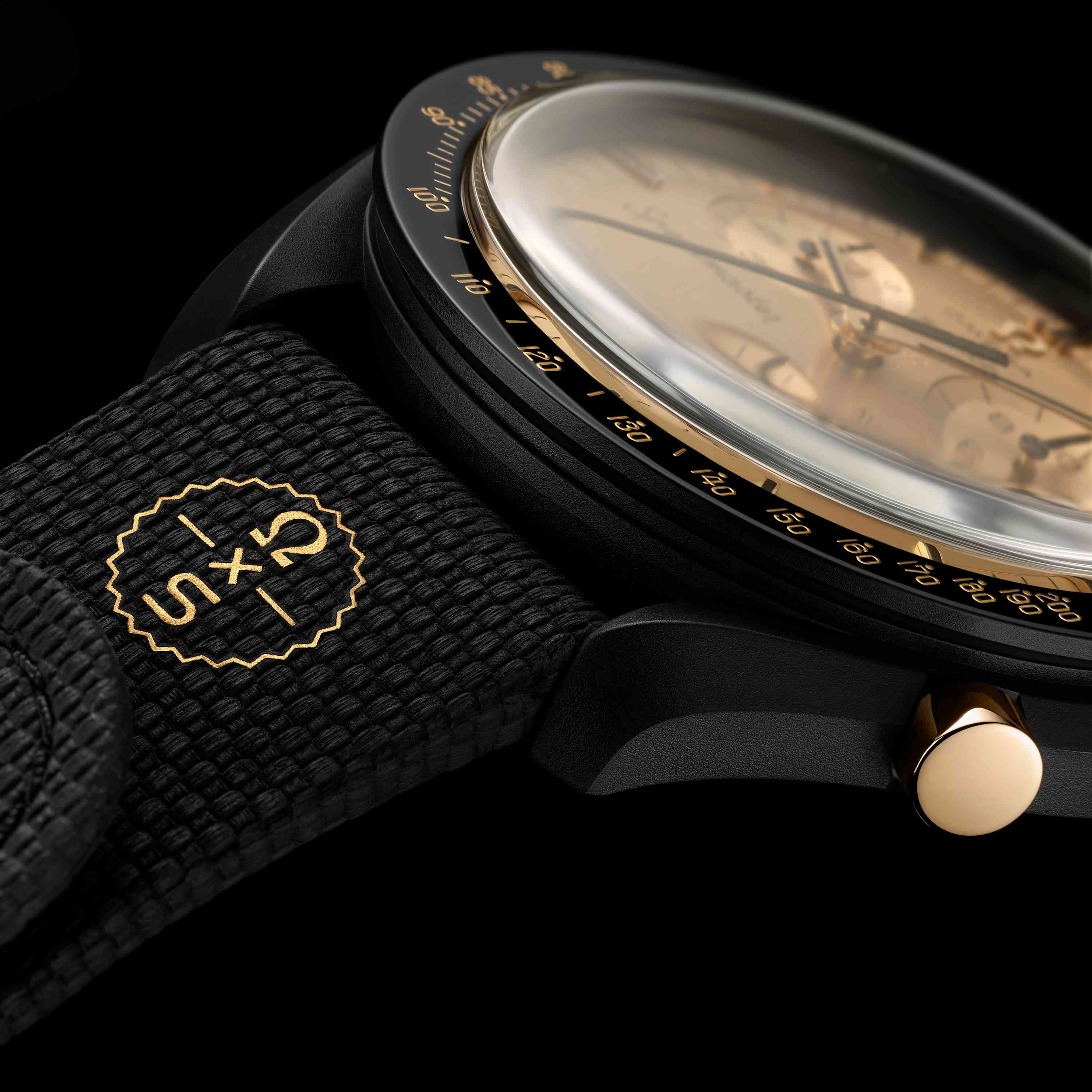 全新Swatch x Omega MoonSwatch出爐！限量黑金款「Mission To The Moon 1969」致敬登月