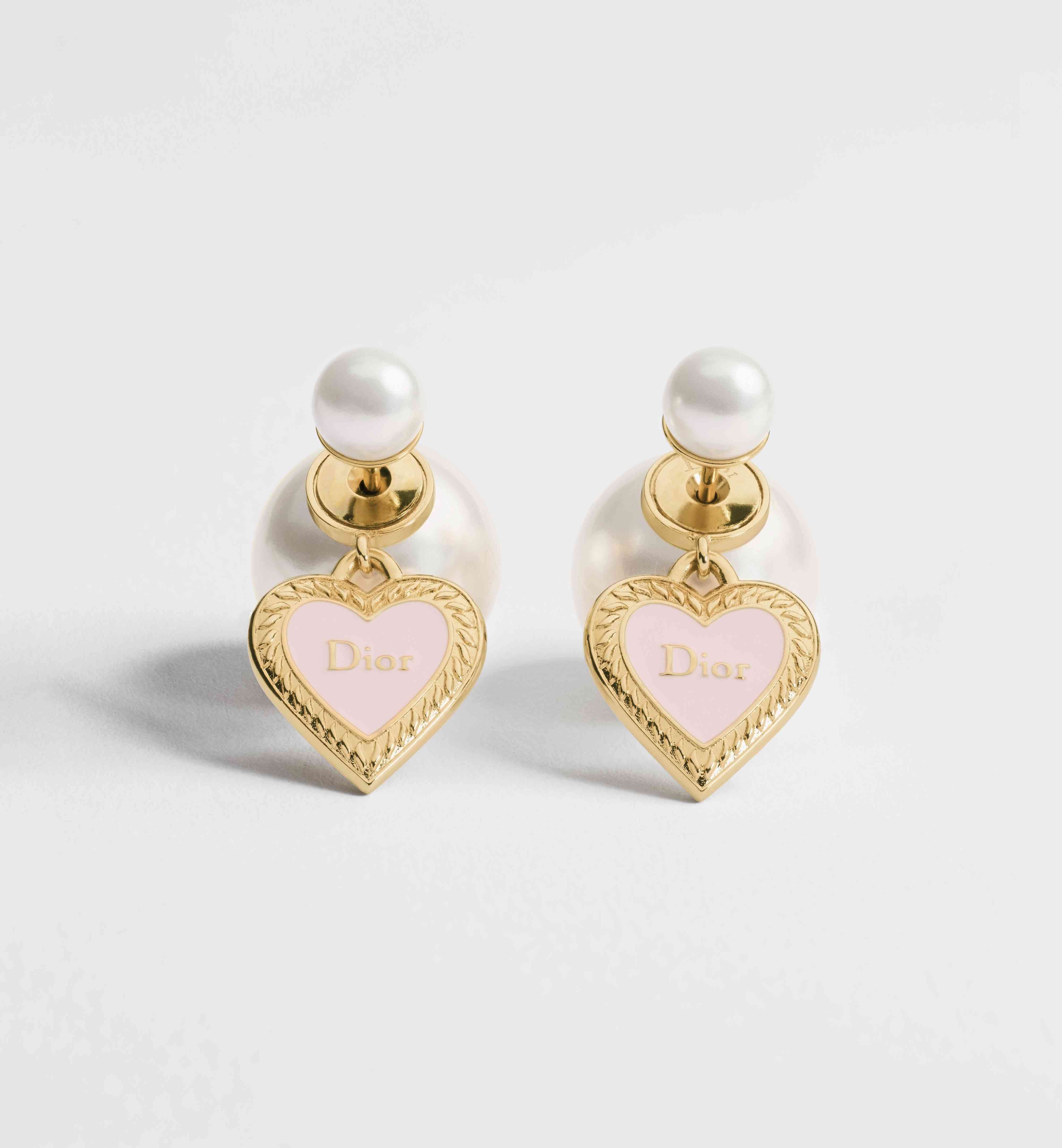 七夕愛心耳環提案:Van Cleef & Arpel Sweet Hearts、Louis Vutton Essential Love 、Dior 七夕Tribales ,耳畔的浪漫告白 七夕愛心耳環提案:Van Cleef & Arpel Sweet Hearts、Louis Vutton Essential Love 、Dior 七夕Tribales ,耳畔的浪漫告白