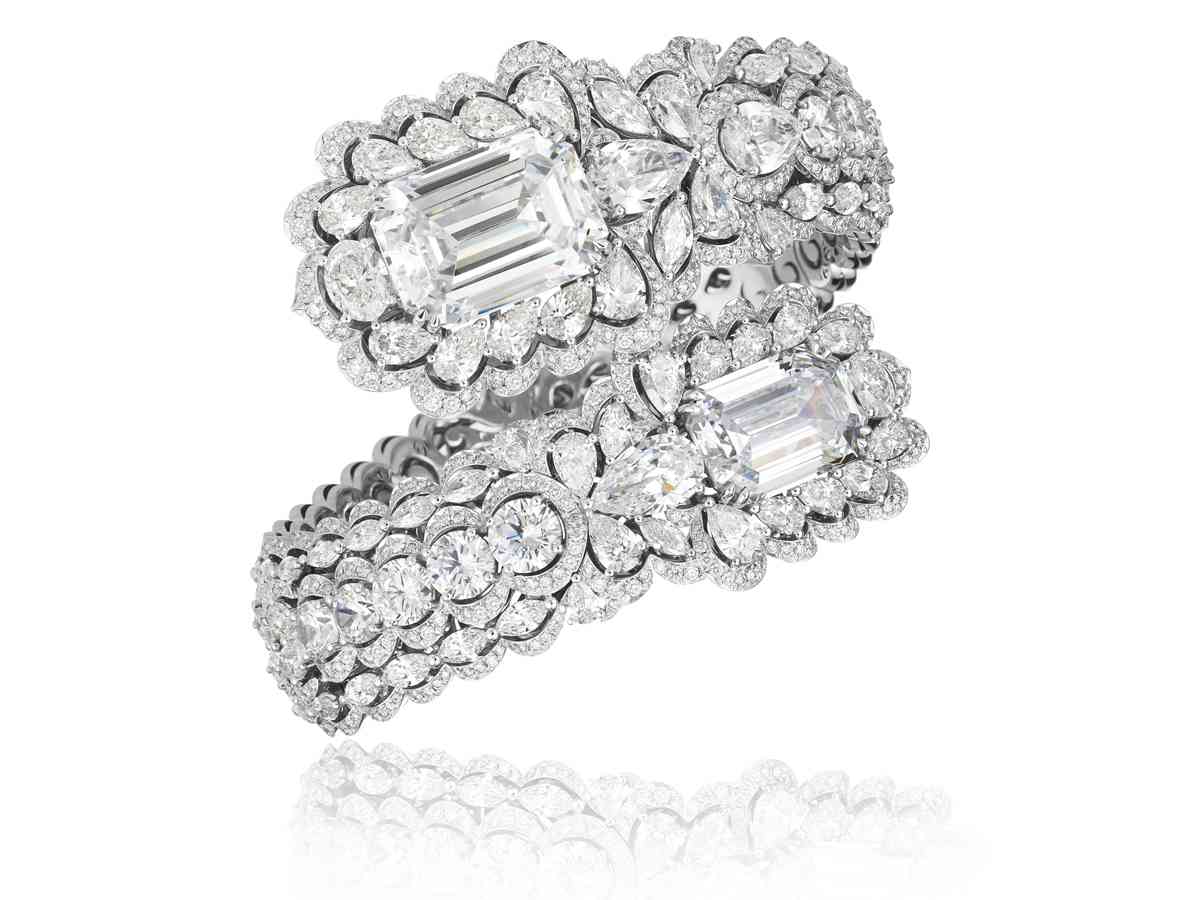 C朗與Georgina結束愛情長跑！在葡萄牙家中完婚，以簡約Gucci套裝與50卡Chopard鑽石定格幸福瞬間