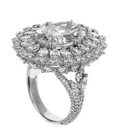 C朗與Georgina結束愛情長跑！在葡萄牙家中完婚，以簡約Gucci套裝與50卡Chopard鑽石定格幸福瞬間