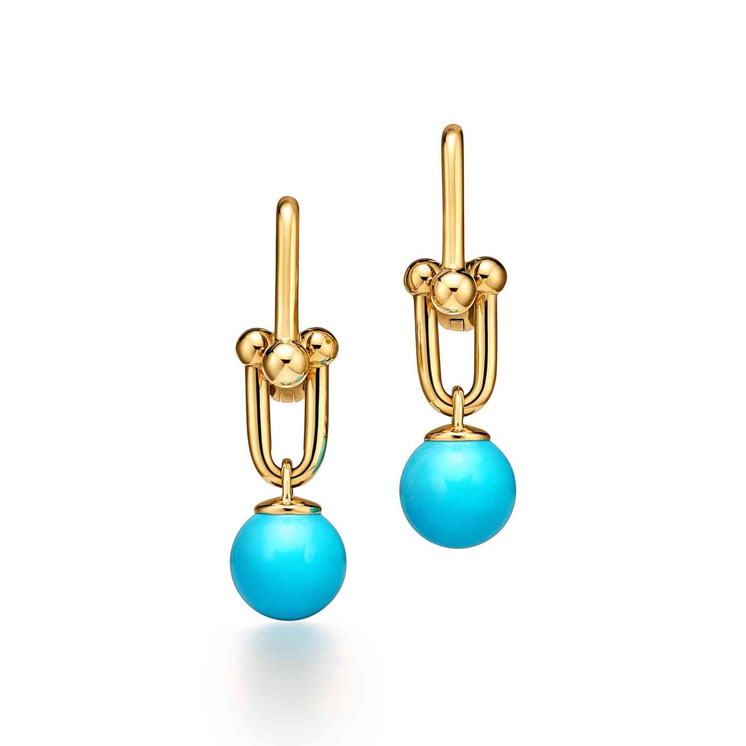 當色彩成為創作語言:Tiffany & Co. 以綠松石與 Akoya 珍珠續寫 Tiffany HardWear 摩登傳奇 當色彩成為創作語言:Tiffany & Co. 以綠松石與 Akoya 珍珠續寫 Tiffany HardWear 摩登傳奇