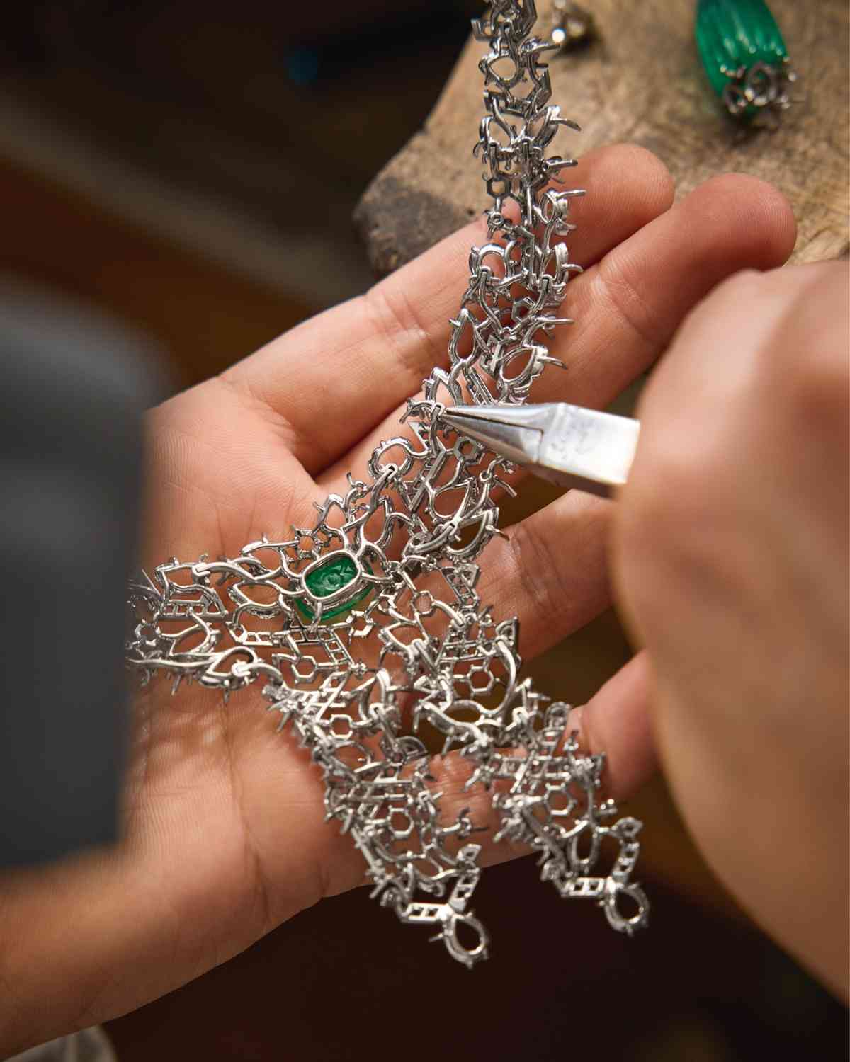 41克拉藍寶石的極致工藝:Cartier《Le Chœur des Pierres》高級珠寶系列第二篇章,詠嘆大自然的無上讚歌 41克拉藍寶石的極致工藝:Cartier《Le Chœur des Pierres》高級珠寶系列第二篇章,詠嘆大自然的無上讚歌