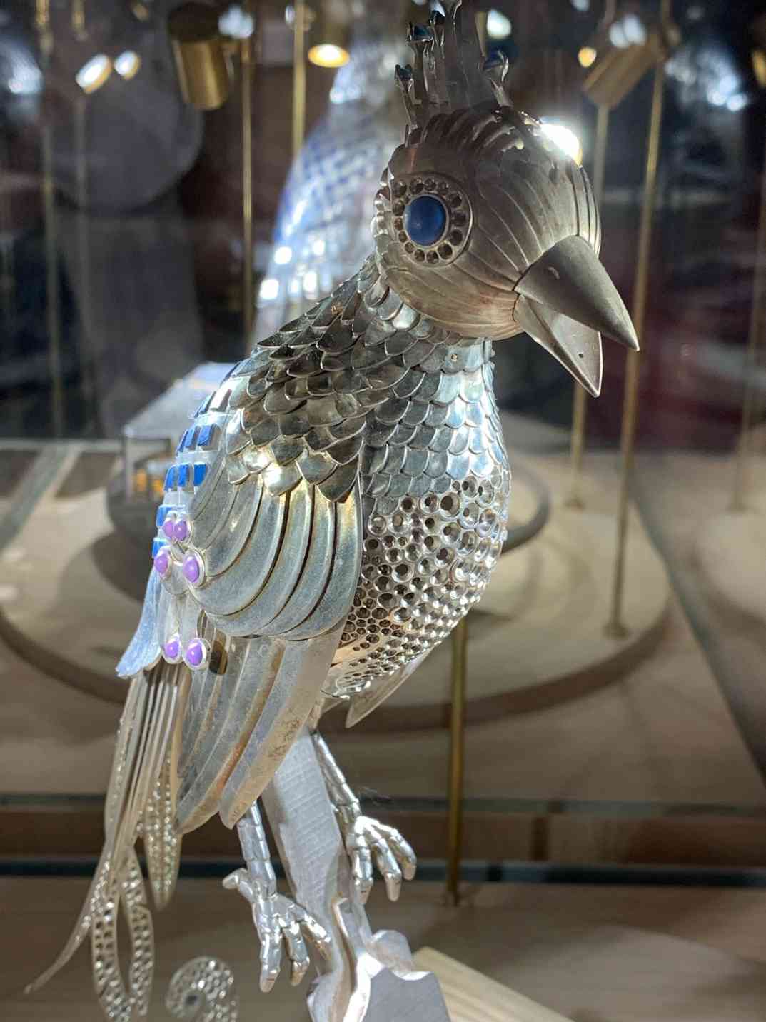 腕錶的時光隧道！走進梵克雅寶「Poetry of Time 」展覽，看戀人橋上的浪漫相遇