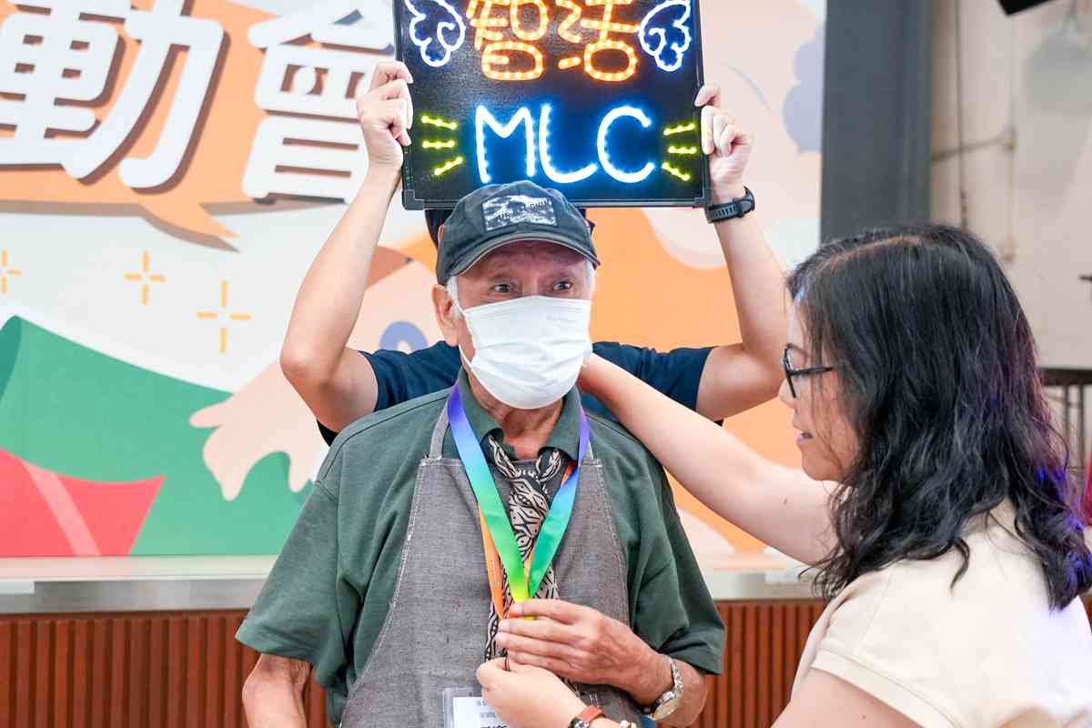失智也能寫字？腦退化長者手寫「暖心簽文」作新年賀禮，揭開重拾書寫小秘訣