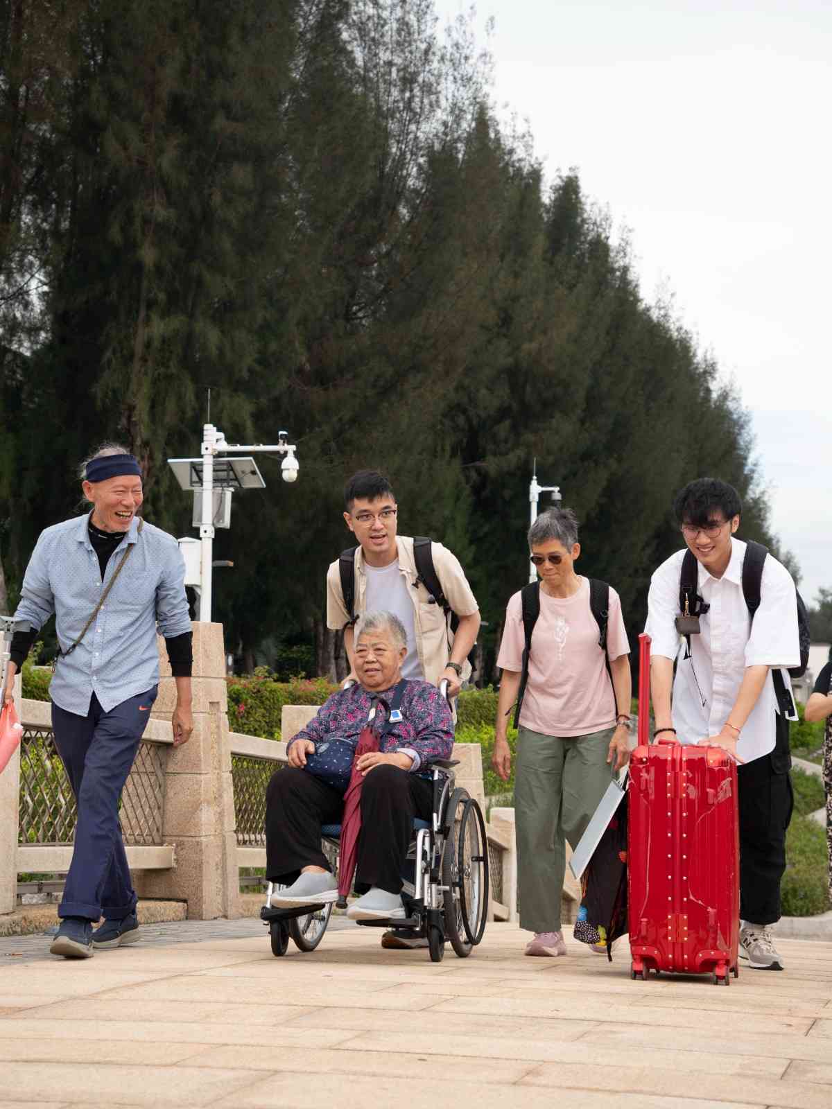 逛一趟「生死百貨」:從圓願到寧養,教我們好好道別 逛一趟「生死百貨」:從圓願到寧養,教我們好好道別