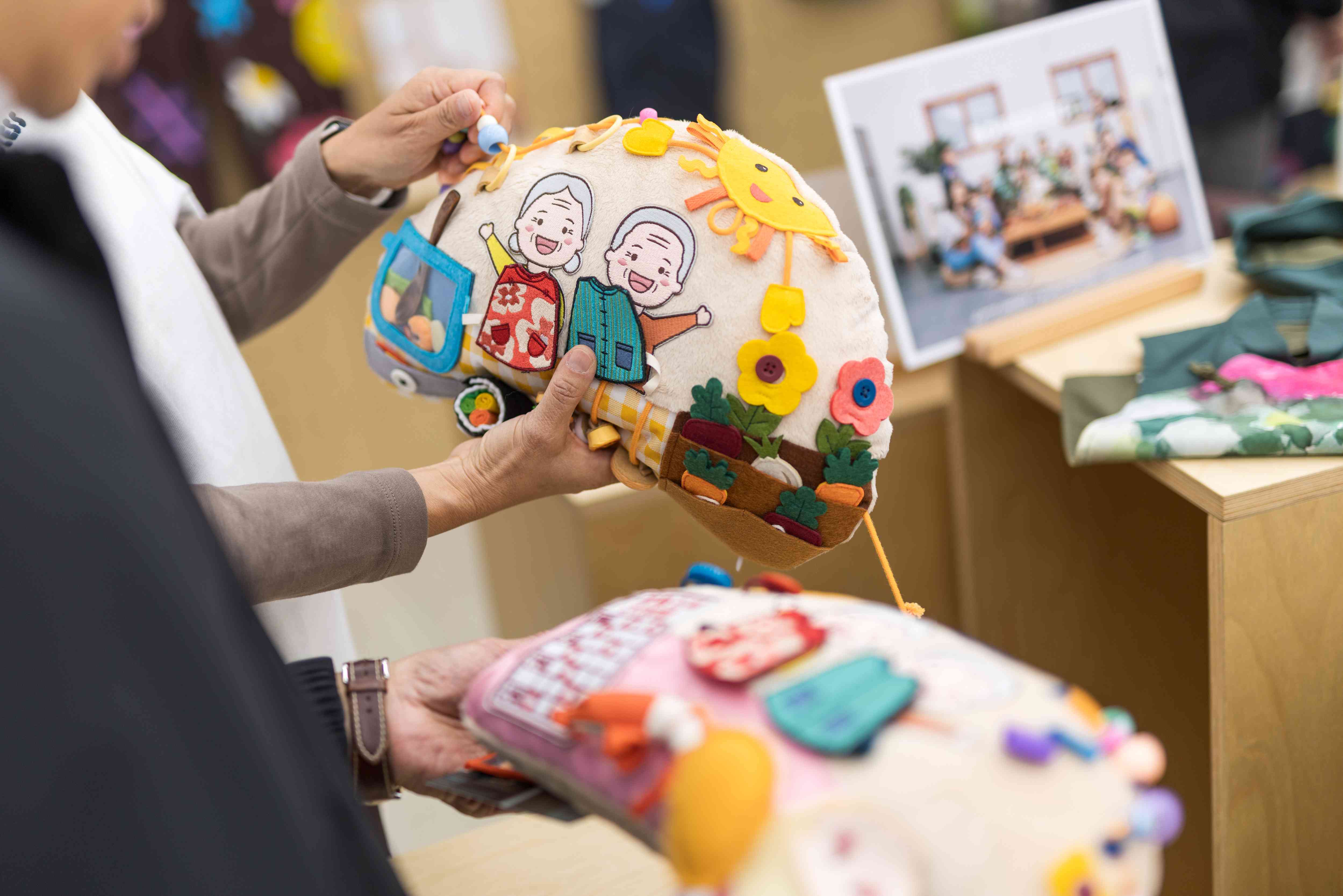 長者時尚革命！時裝店「BOUNDLESS」：把共融服飾從工廠帶進高齡化社區