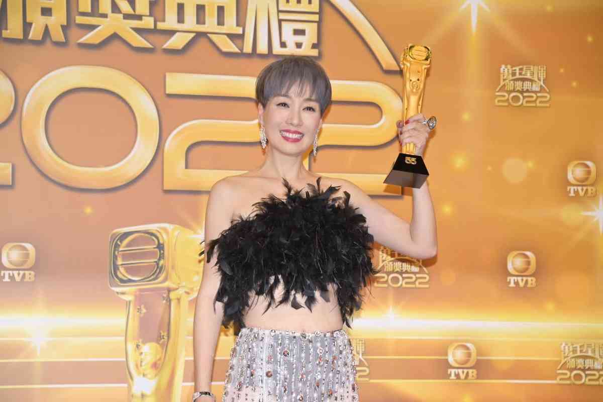 女星養生｜53歲視后「入五」後無老過　身上零贅肉絕不碰1種飲料　養生凍齡大法全公開