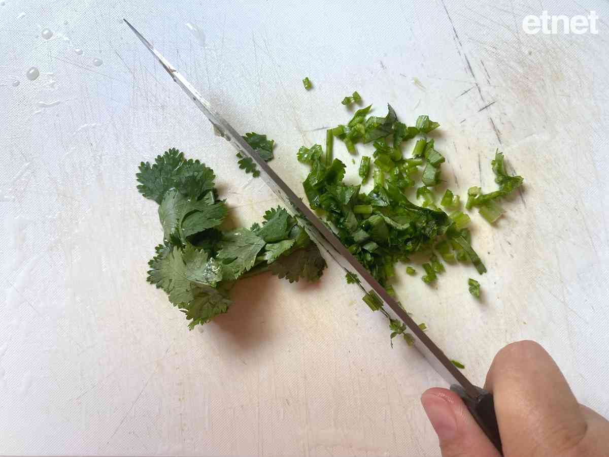 屋企常備食材：杏鮑菇百搭多變化 家常素小炒食譜：蘆筍清炒雞髀菇