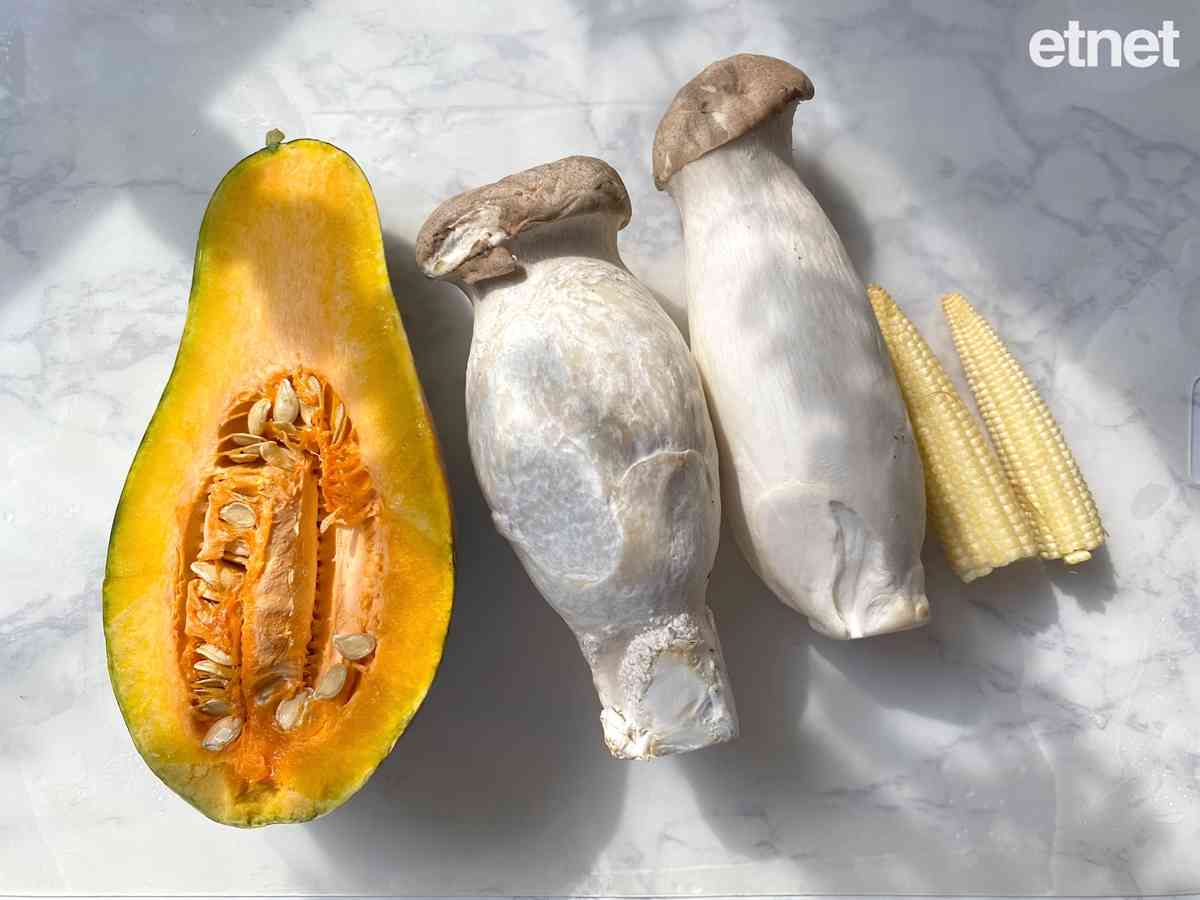 萬聖節，南瓜當紅的季節來了！今期素食譜：南瓜珍珠粟米香炒雞髀菇